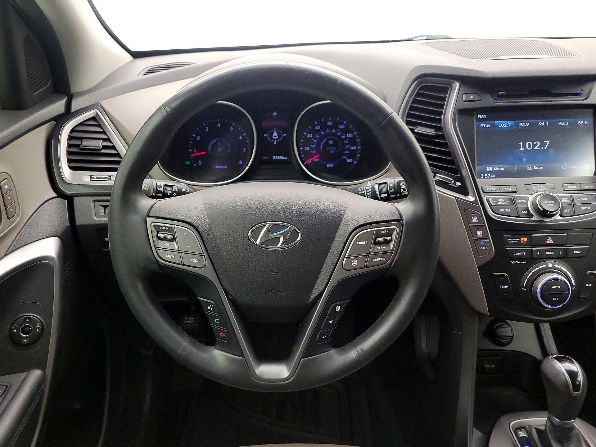 Thumbnail: 2016 Hyundai Santa Fe - 10