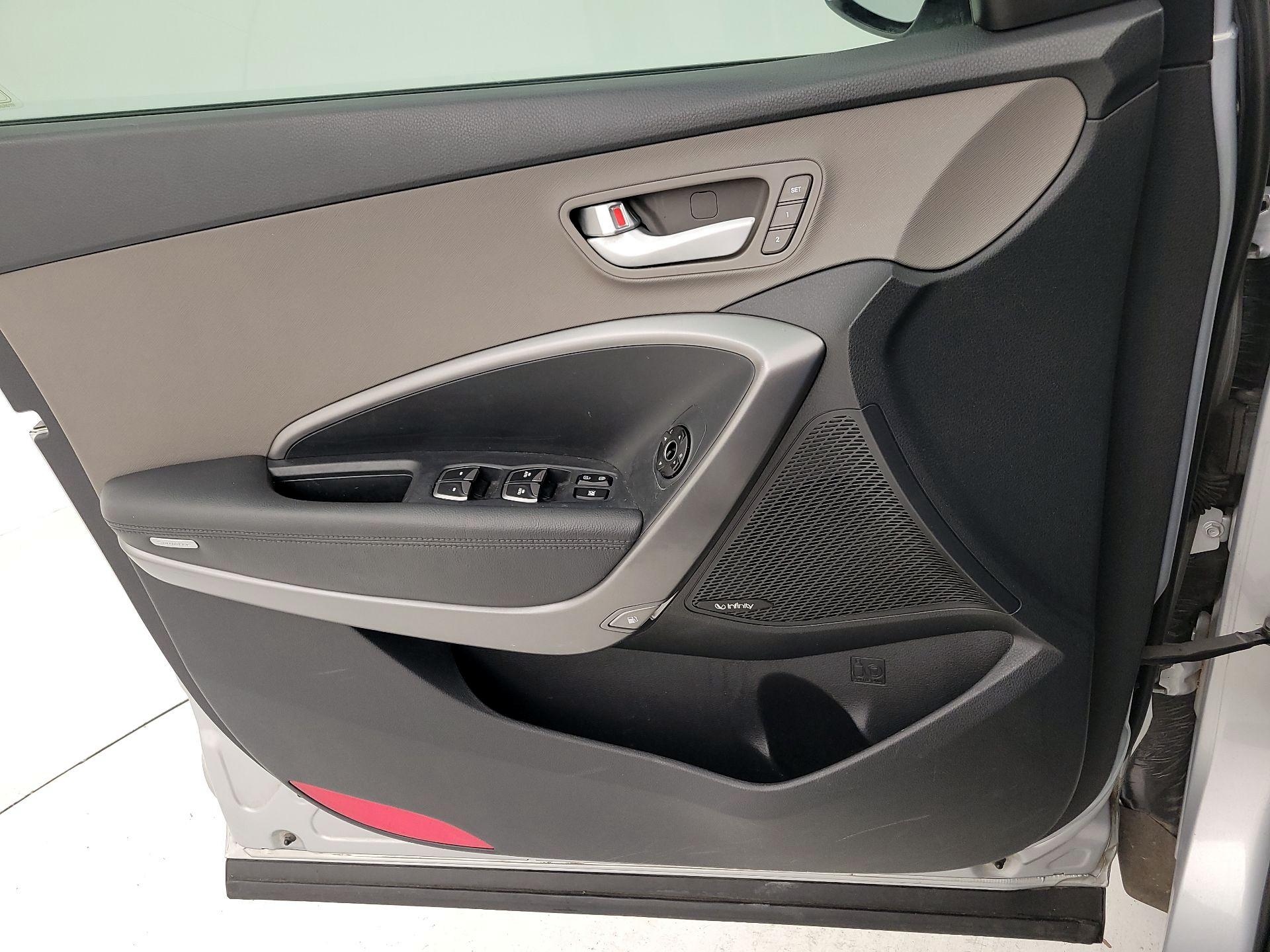 Thumbnail: 2016 Hyundai Santa Fe - 12