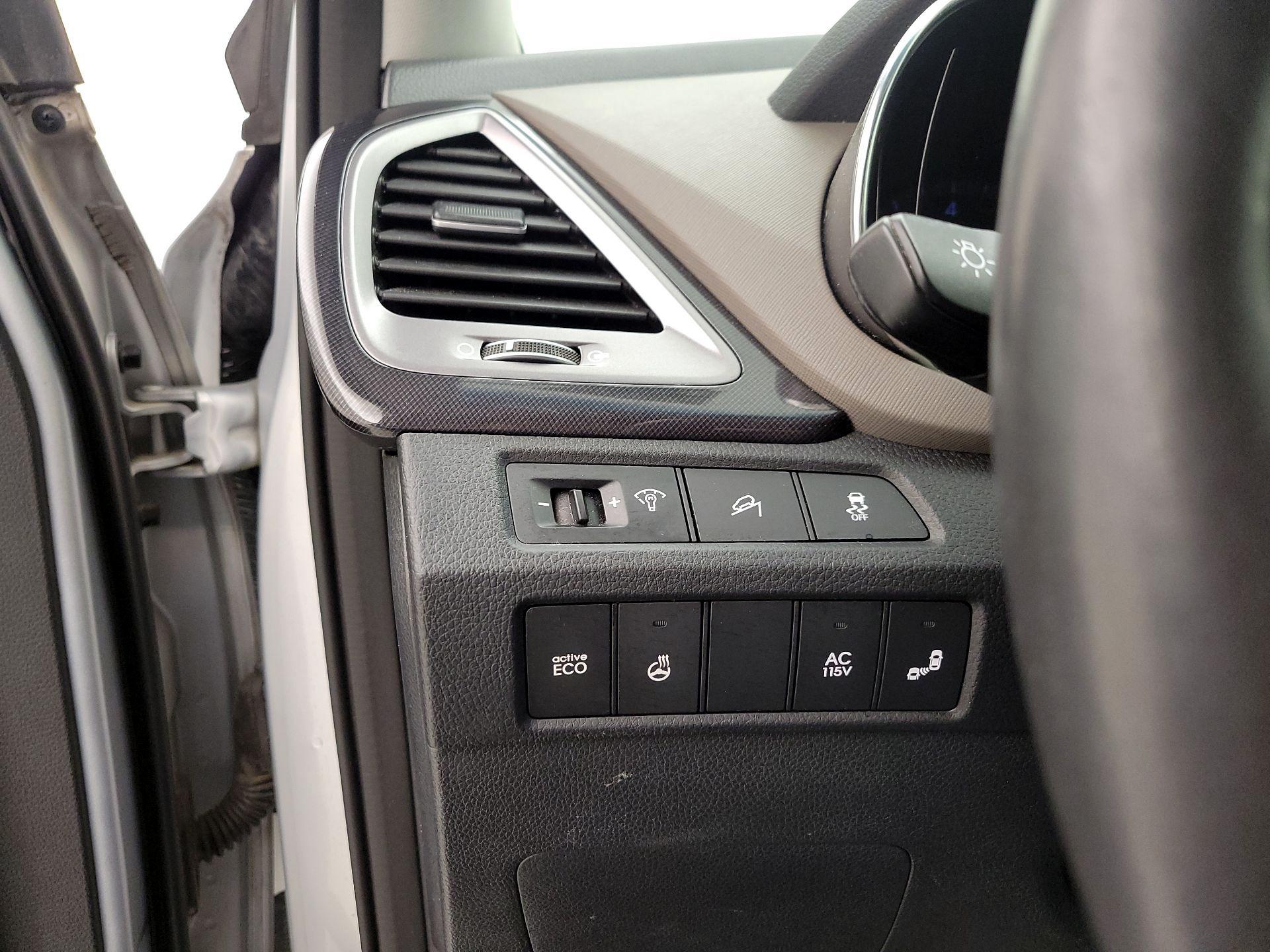 Thumbnail: 2016 Hyundai Santa Fe - 13