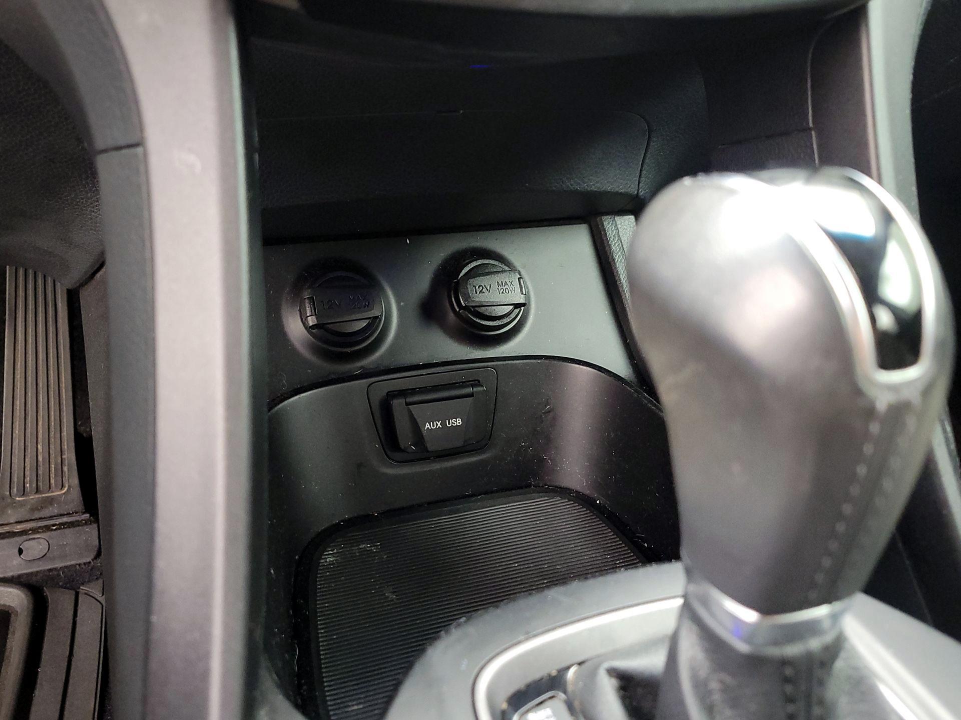 Thumbnail: 2016 Hyundai Santa Fe - 18