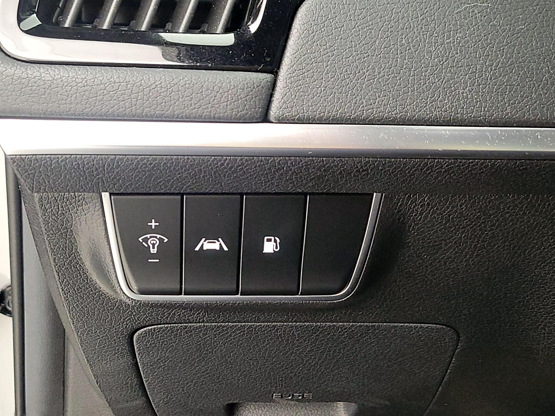 Thumbnail: 2023 Kia Stinger - 13