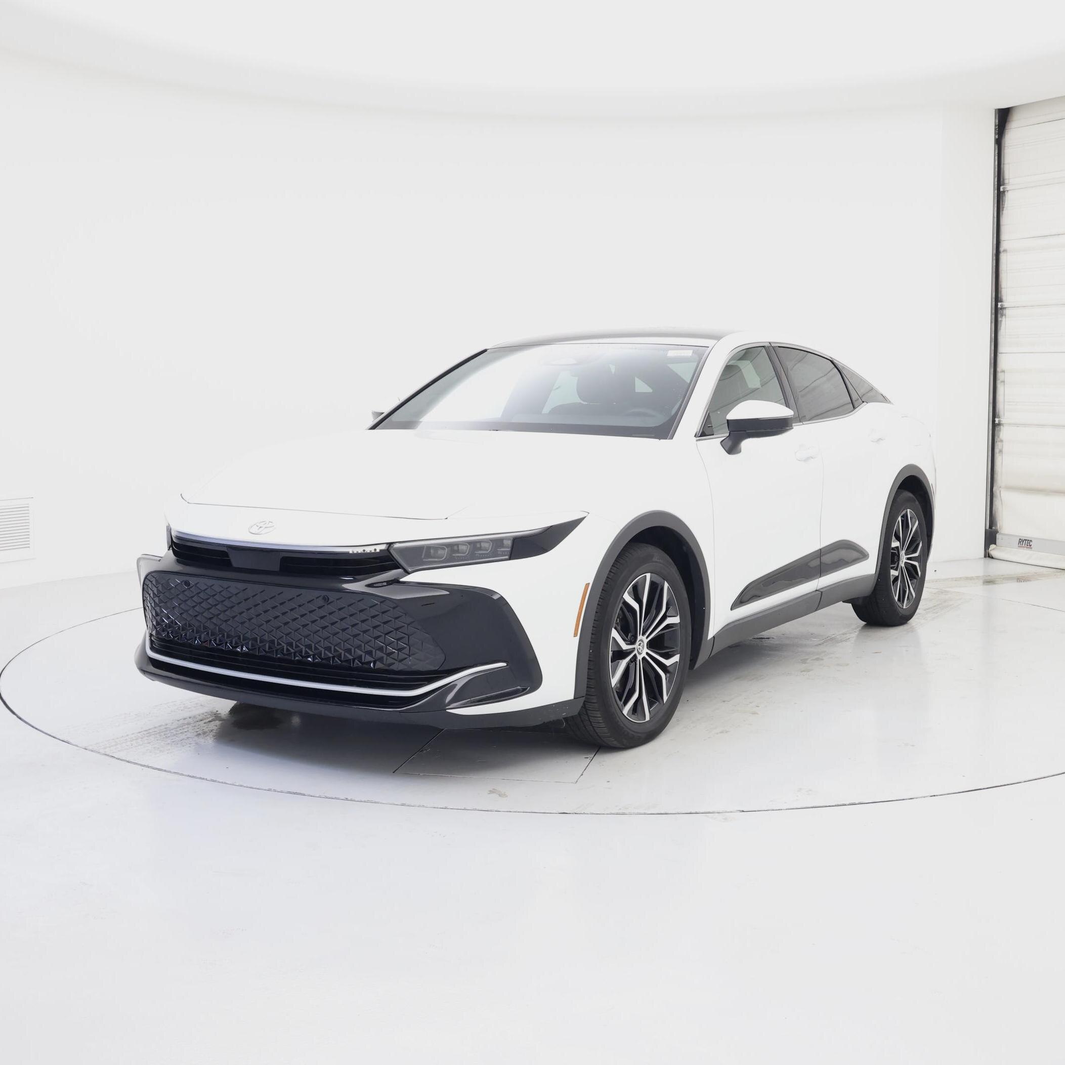 Thumbnail: 2023 Toyota Crown - 4