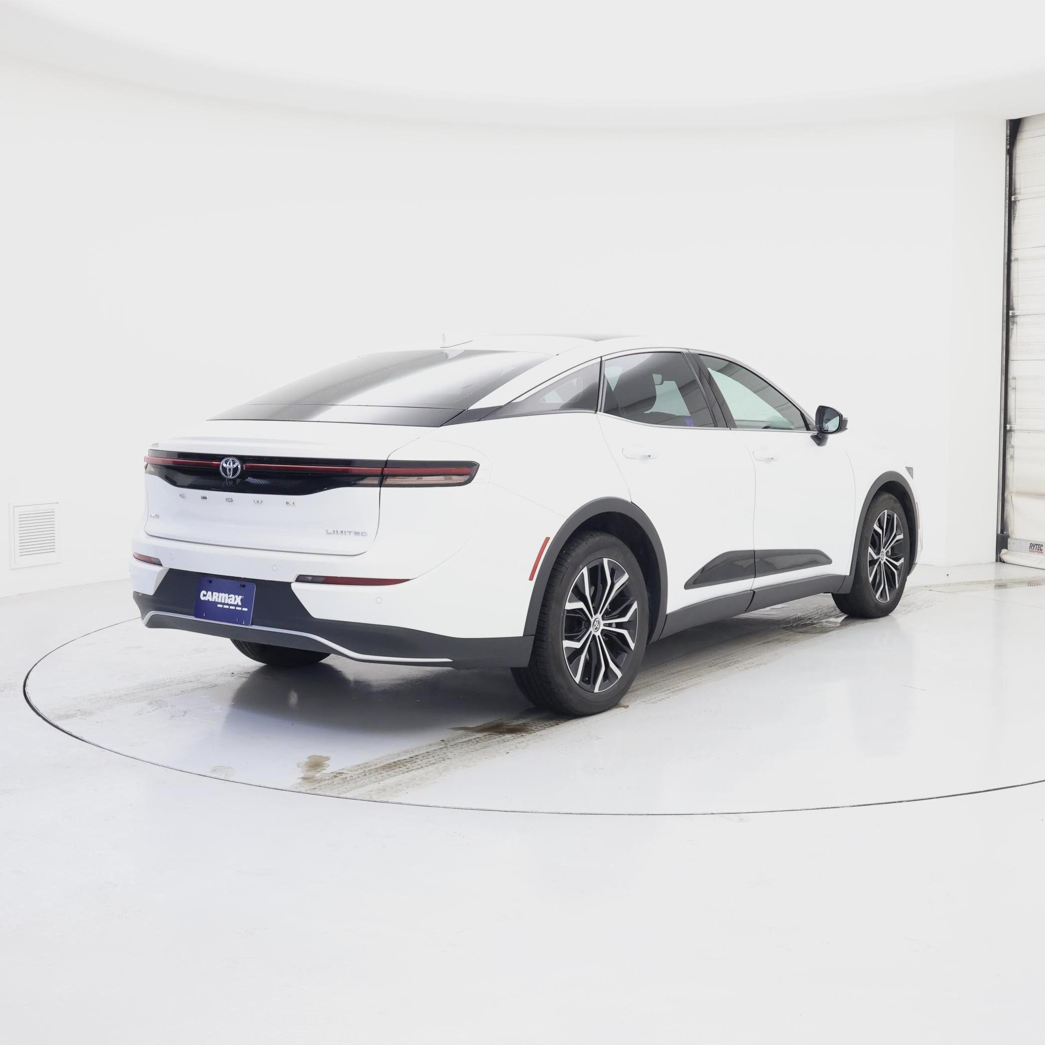 Thumbnail: 2023 Toyota Crown - 8