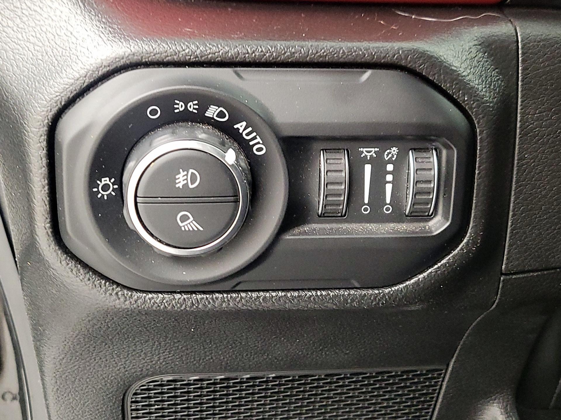 Thumbnail: 2022 Jeep Gladiator - 13