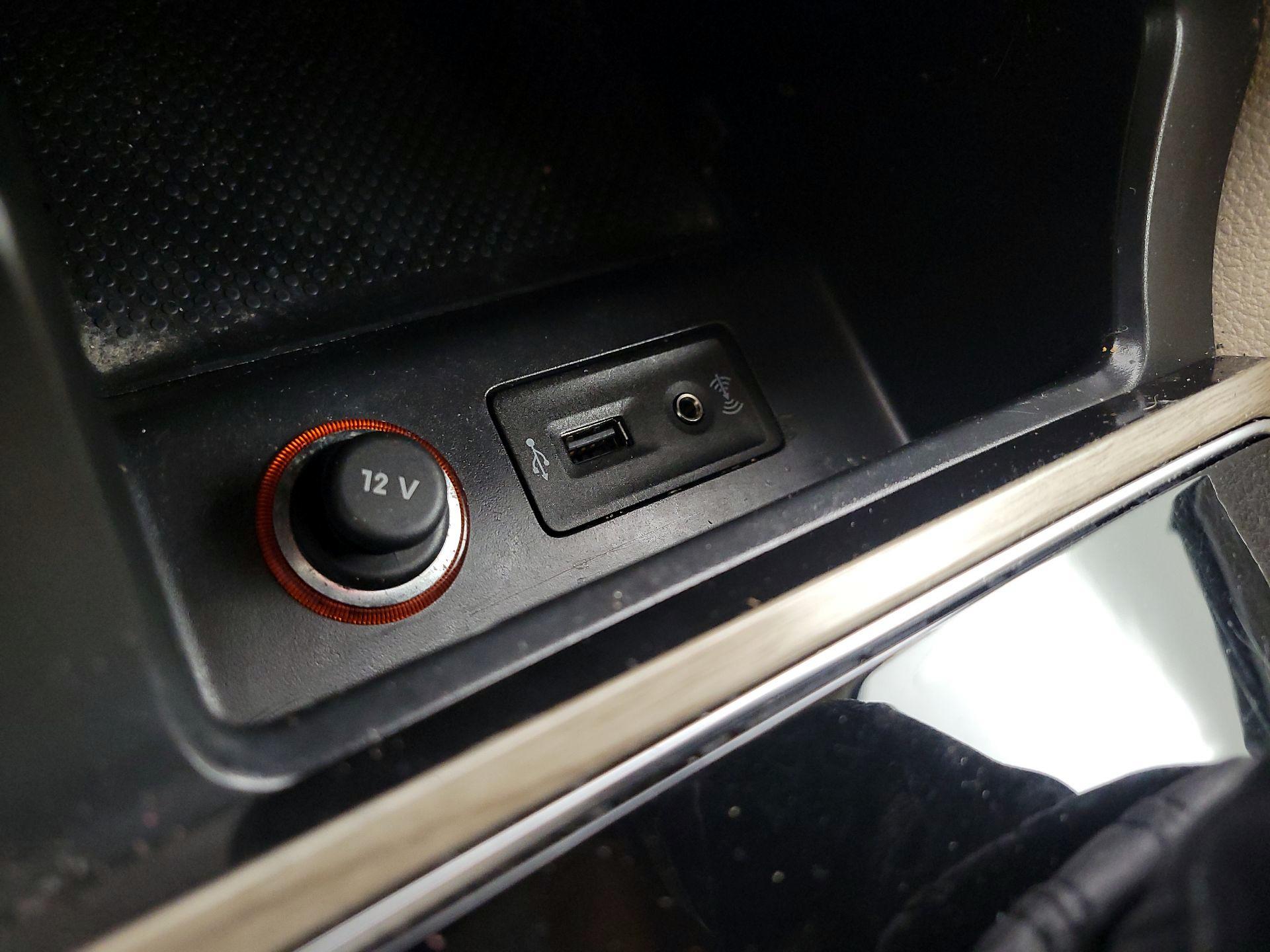 Thumbnail: 2017 Volkswagen Passat - 18