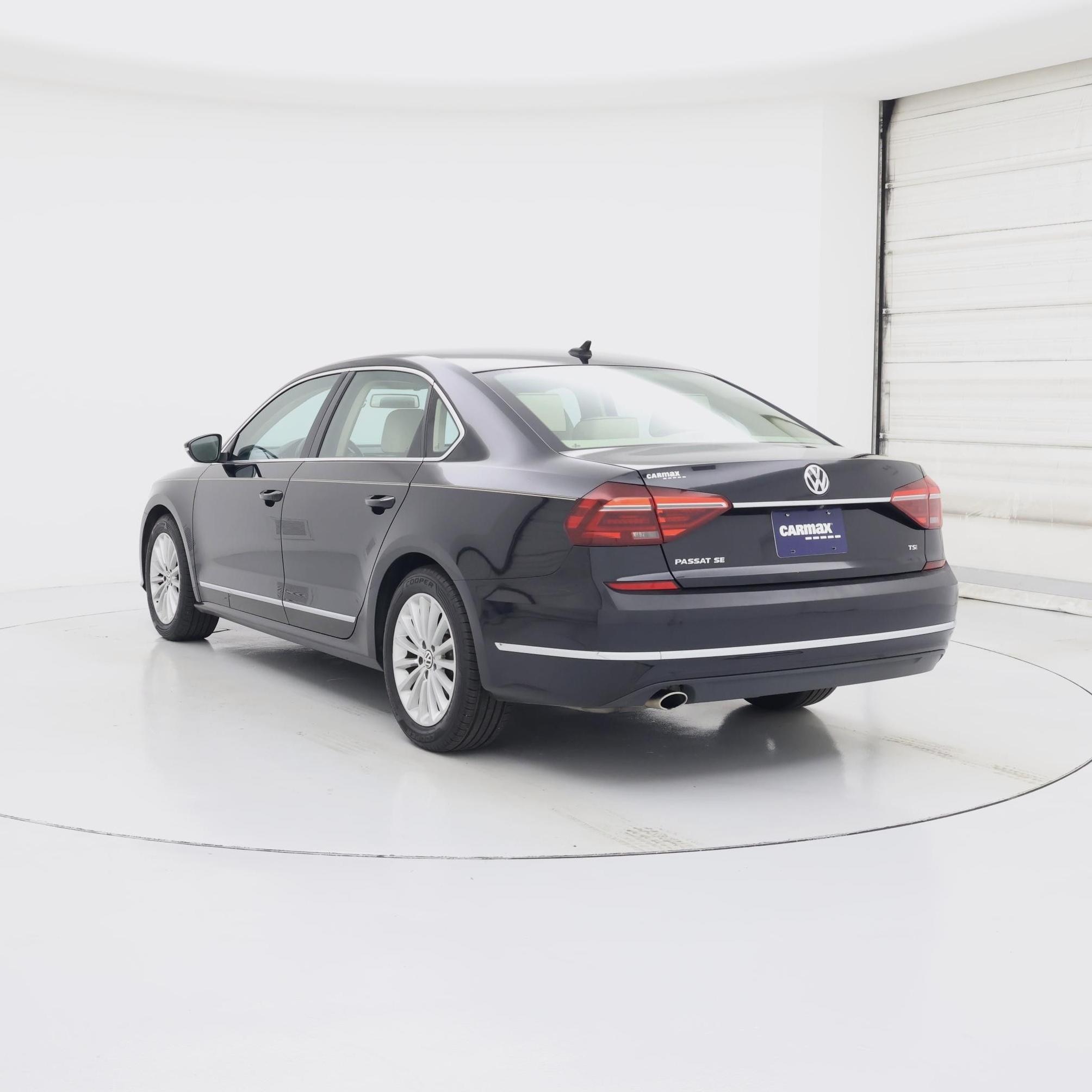 Thumbnail: 2017 Volkswagen Passat - 2