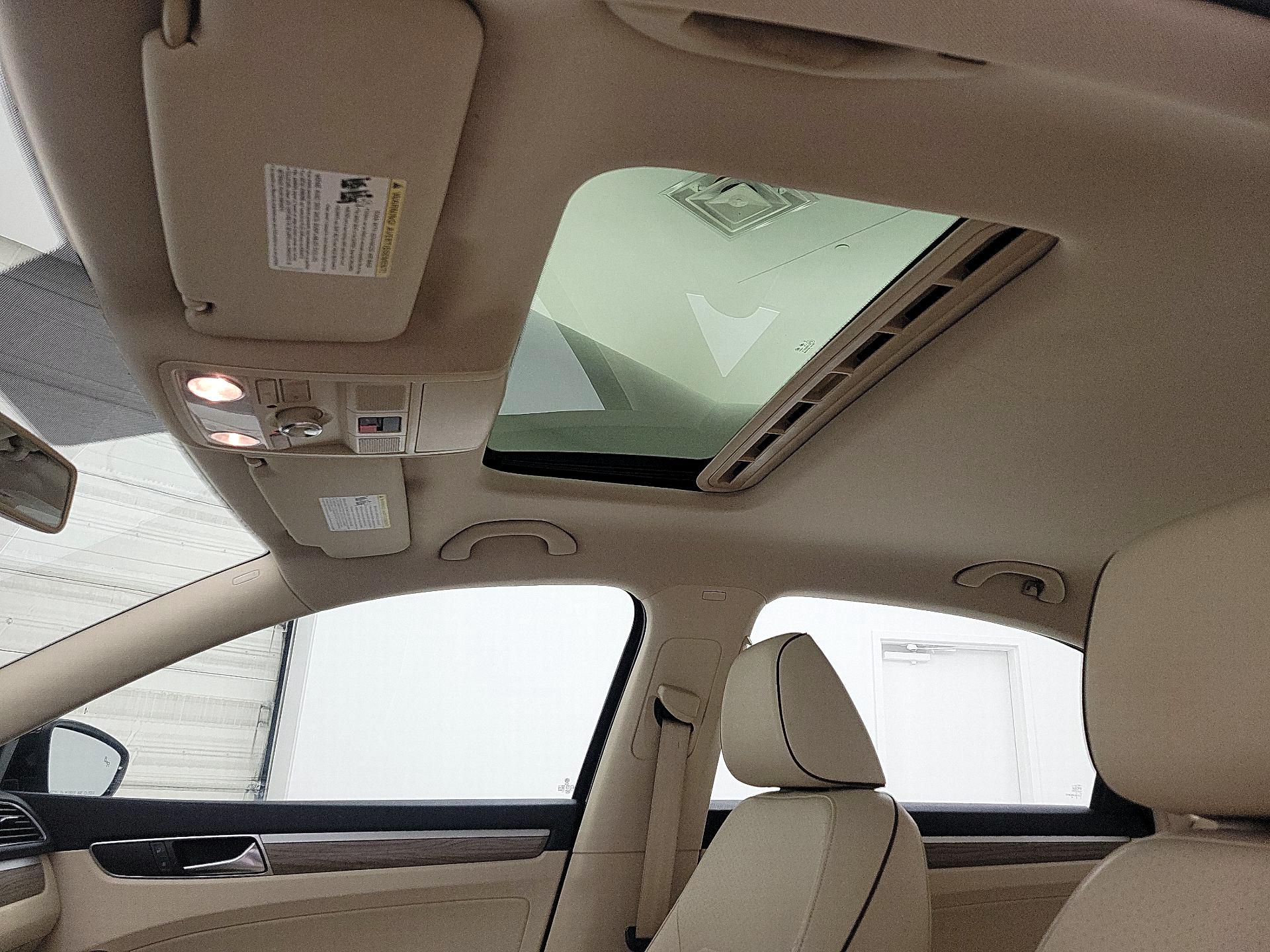 Thumbnail: 2017 Volkswagen Passat - 19