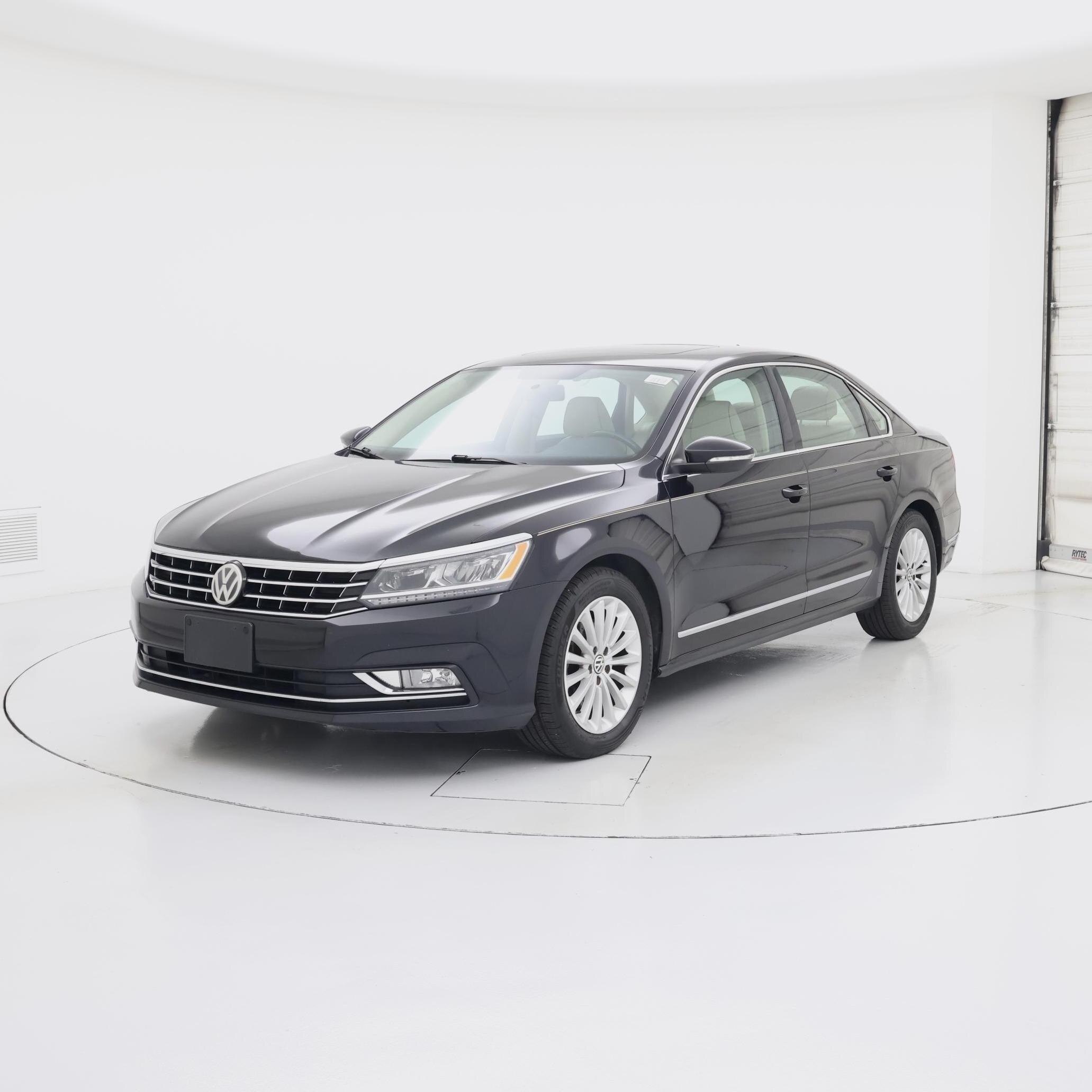 Thumbnail: 2017 Volkswagen Passat - 4