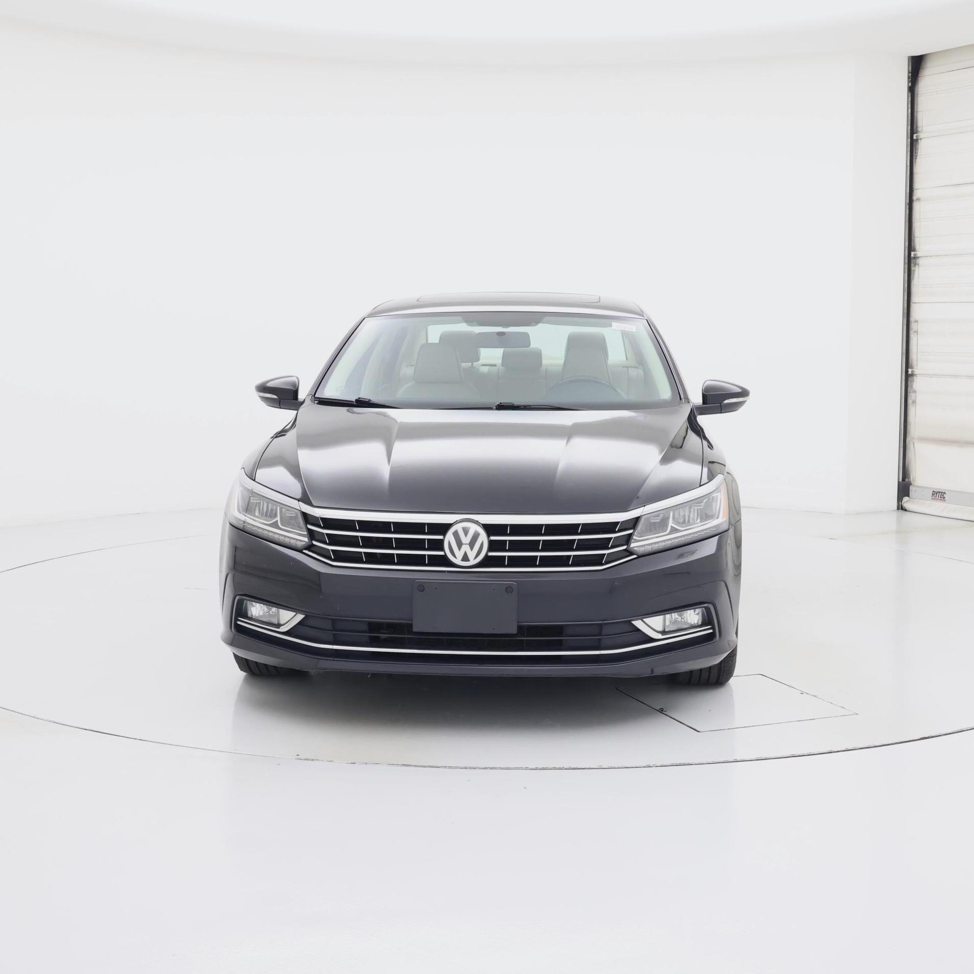 Thumbnail: 2017 Volkswagen Passat - 5