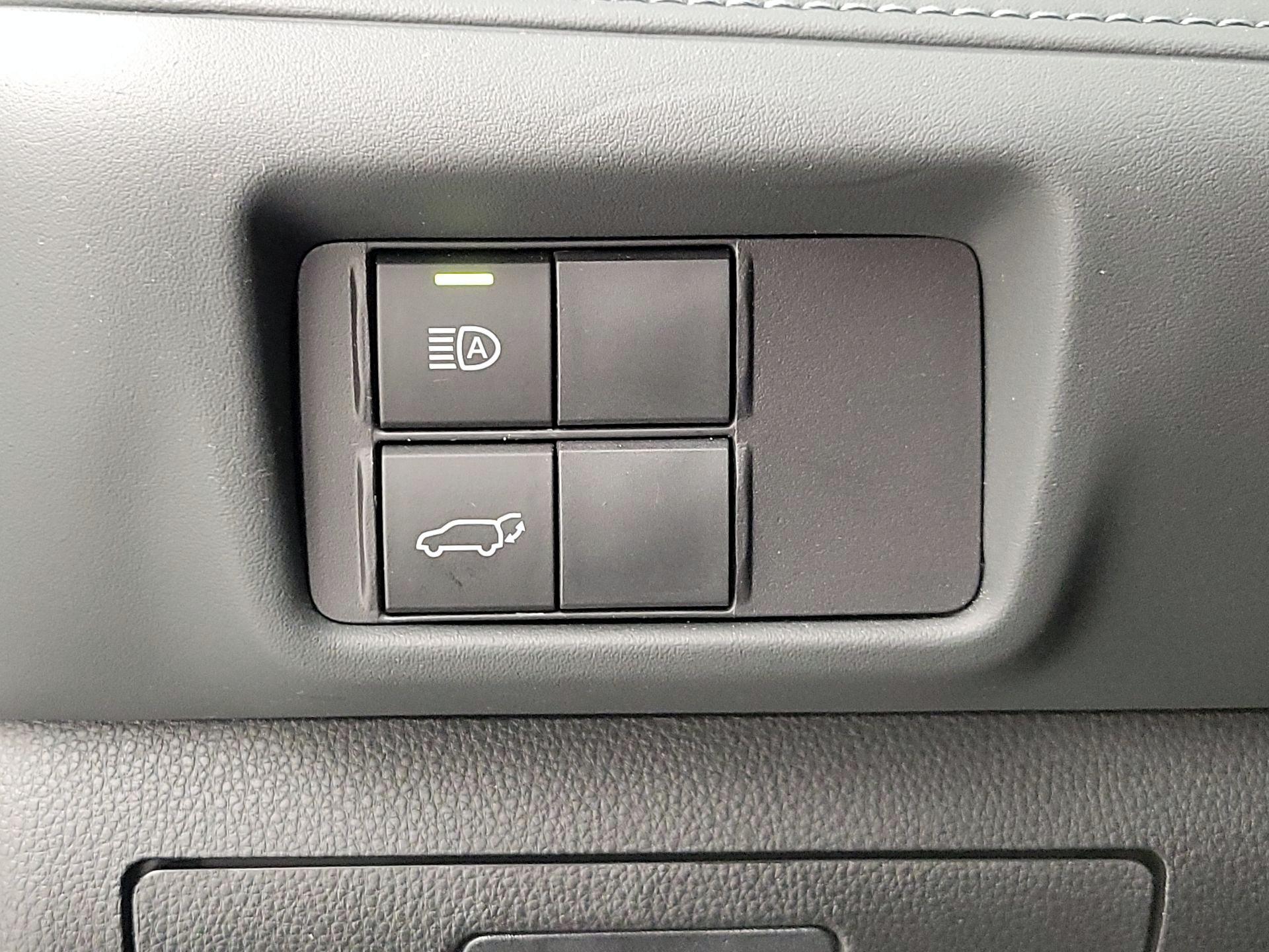 Thumbnail: 2022 Toyota Highlander - 13