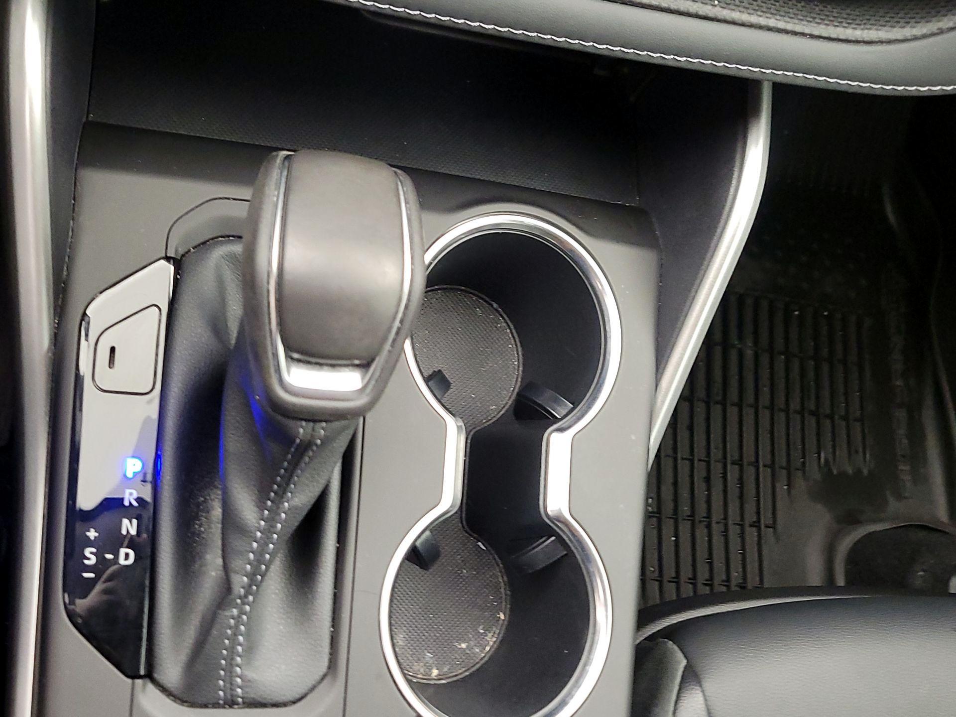 Thumbnail: 2022 Toyota Highlander - 17