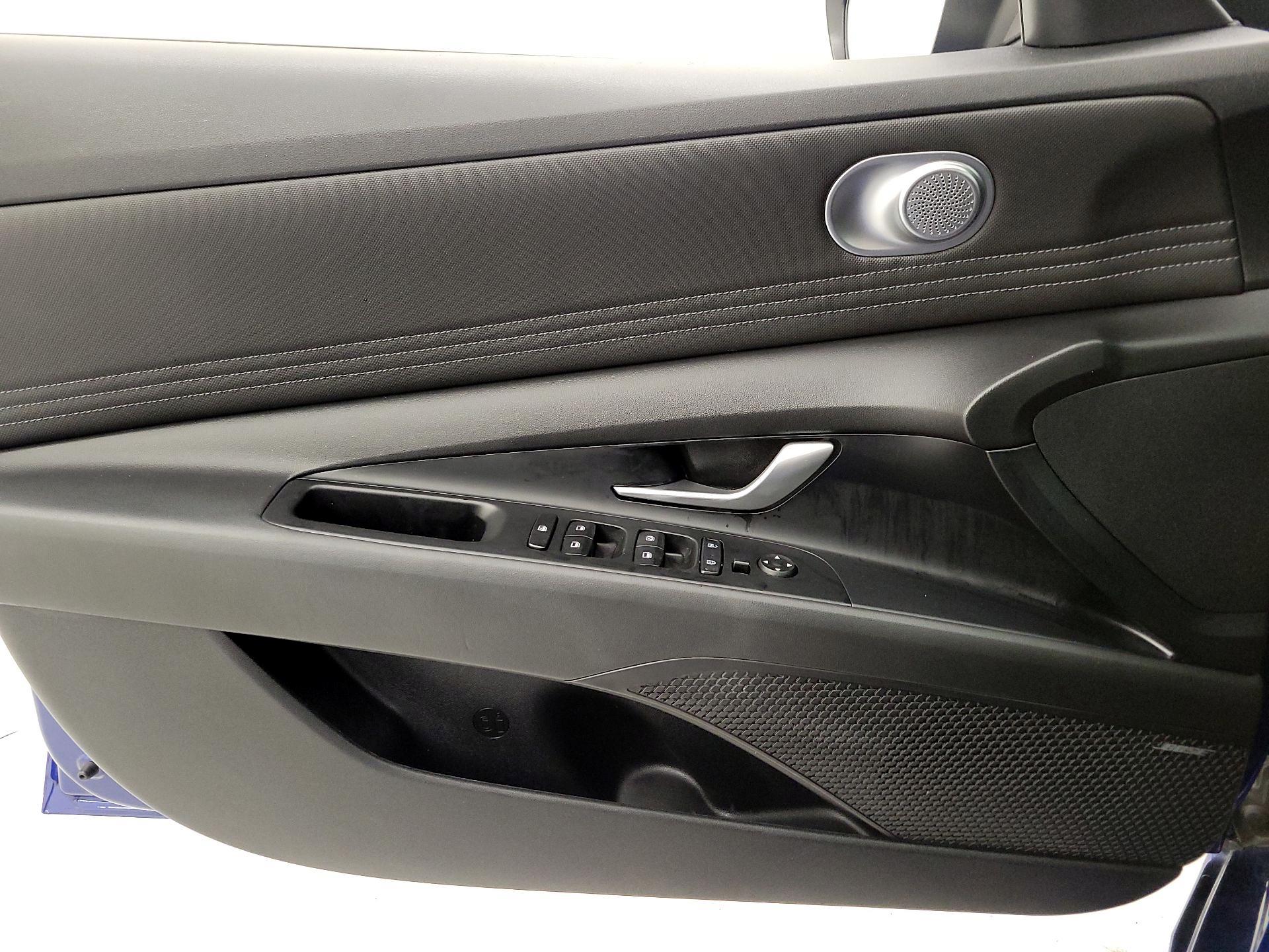 Thumbnail: 2023 Hyundai Elantra - 12