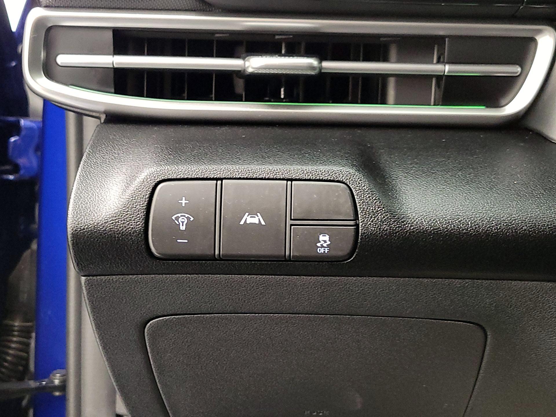 Thumbnail: 2023 Hyundai Elantra - 13