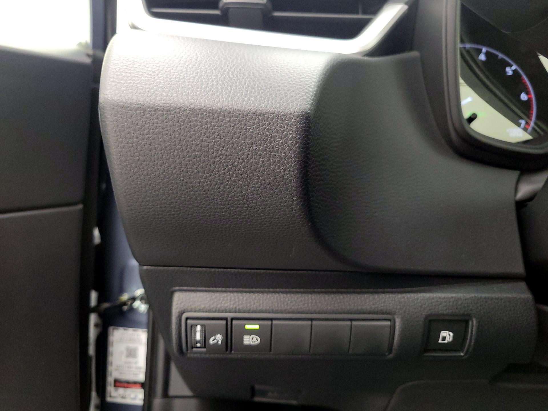 Thumbnail: 2025 Toyota Corolla - 13