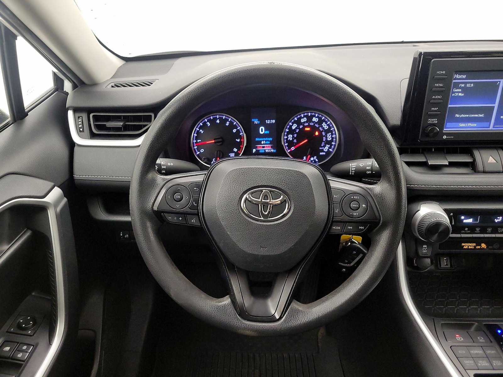 2021 Toyota RAV4 LE - Photo 11