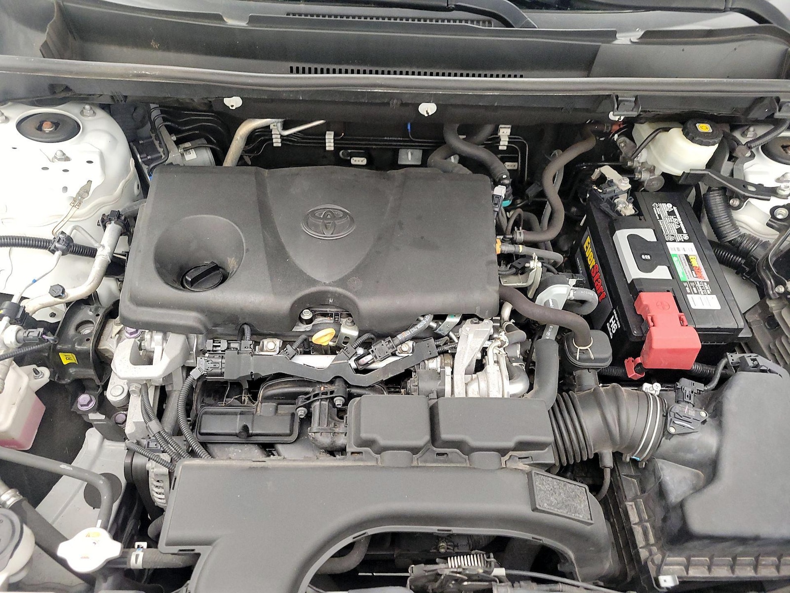 2021 Toyota RAV4 LE - Photo 22