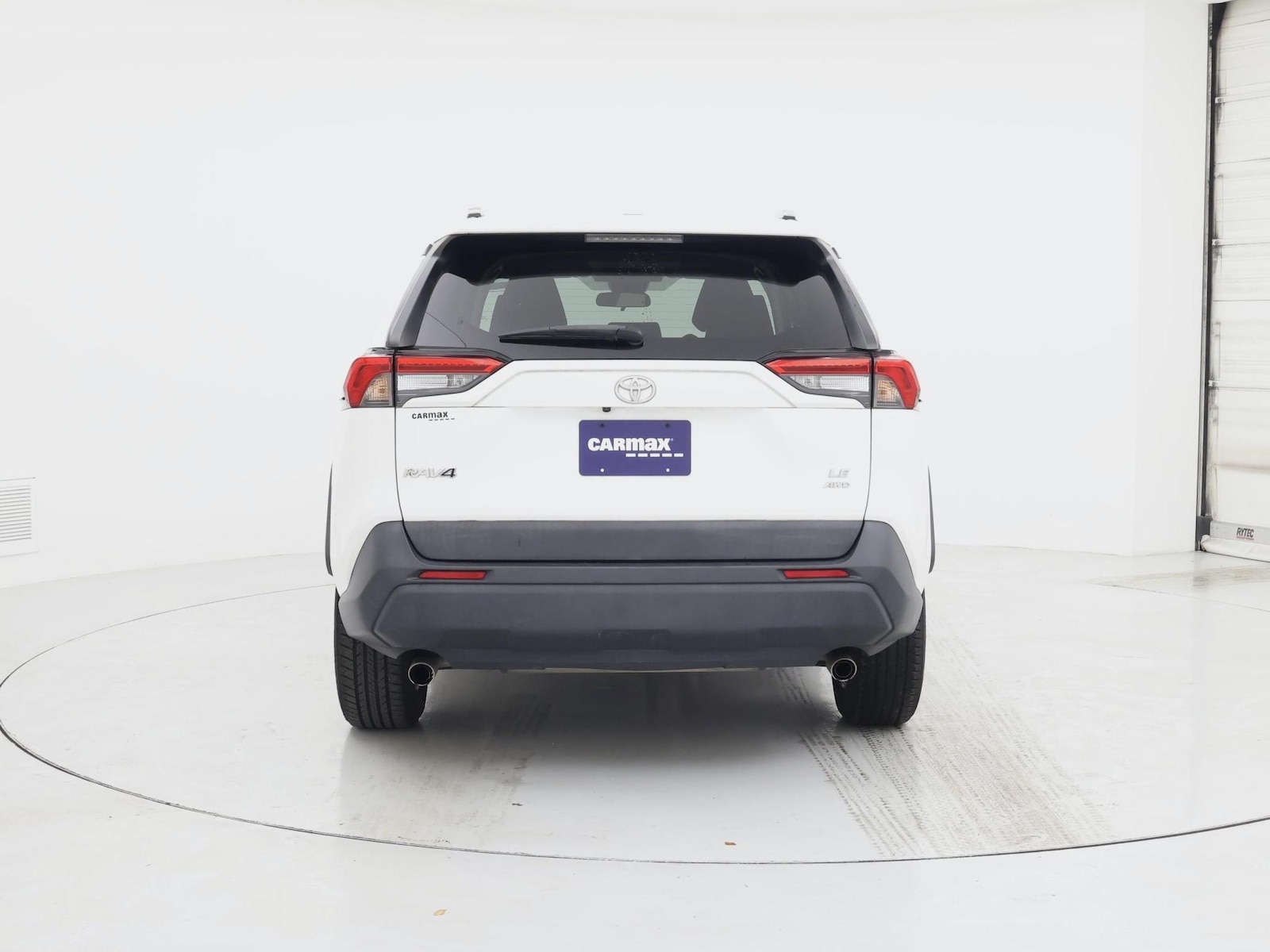 2021 Toyota RAV4 LE - Photo 7