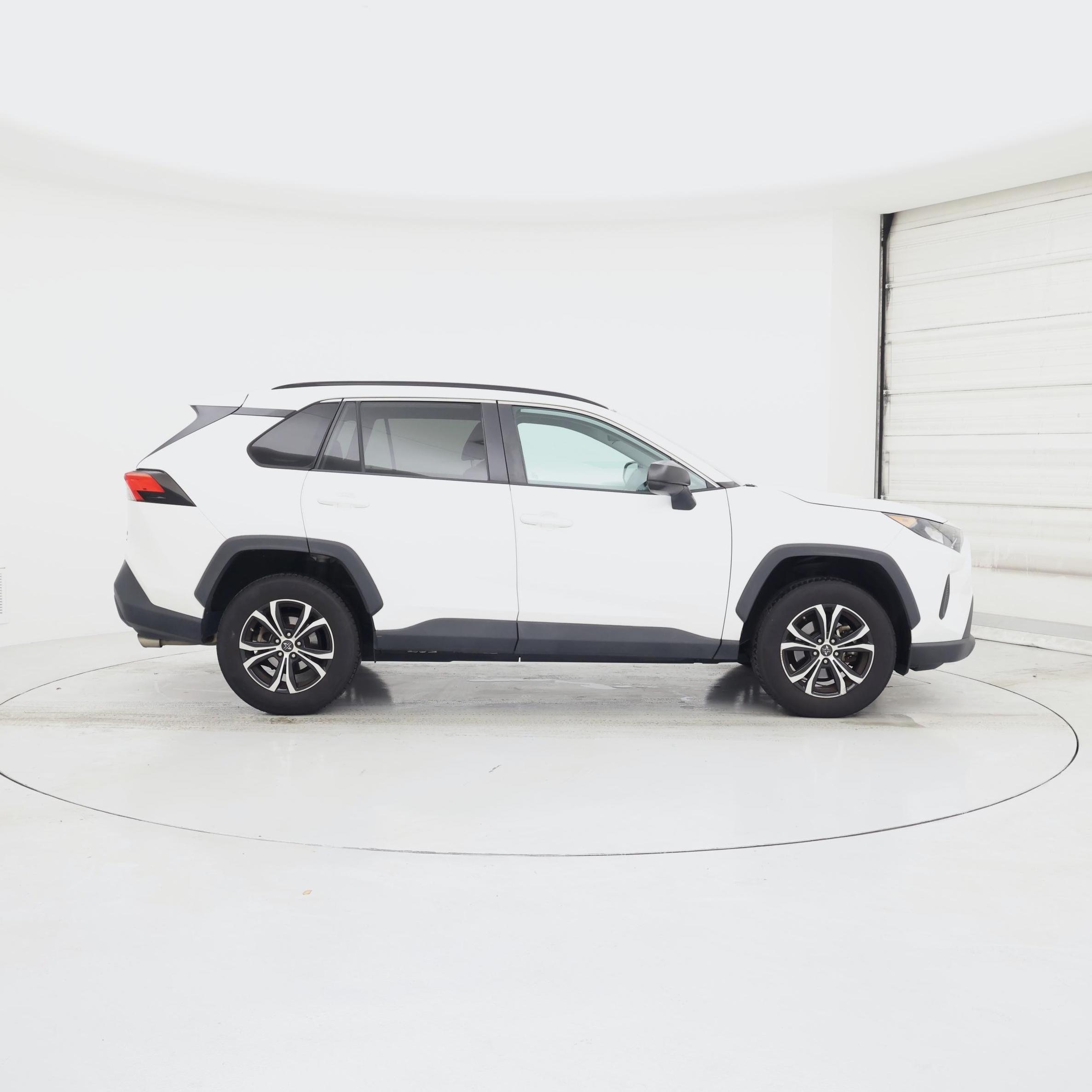 Thumbnail: 2021 Toyota RAV4 - 7