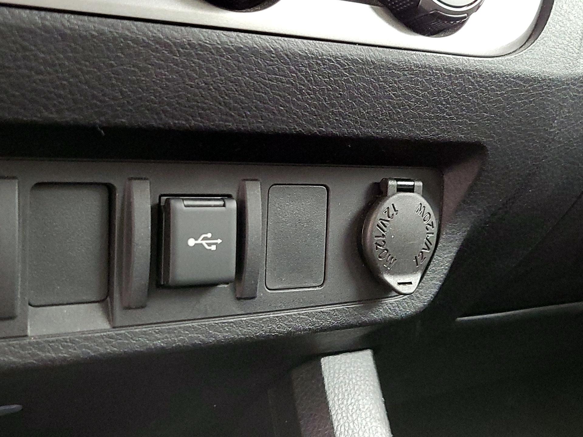 Thumbnail: 2020 Toyota Tacoma - 18