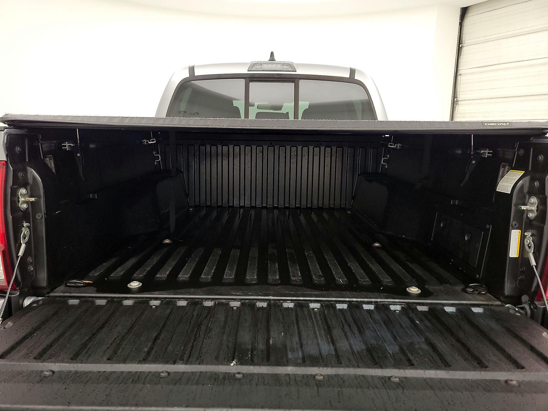 Thumbnail: 2020 Toyota Tacoma - 20