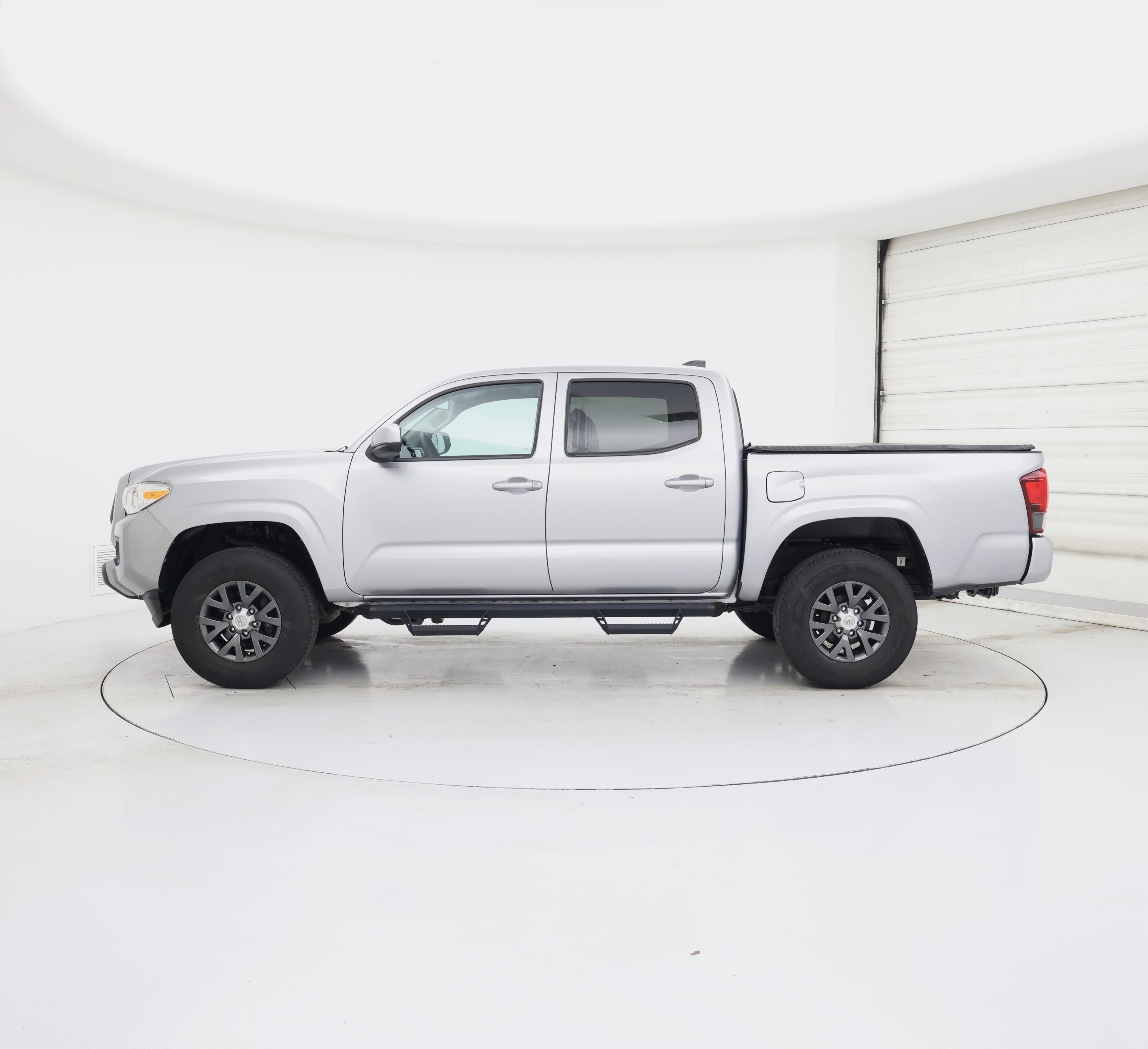 Thumbnail: 2020 Toyota Tacoma - 3