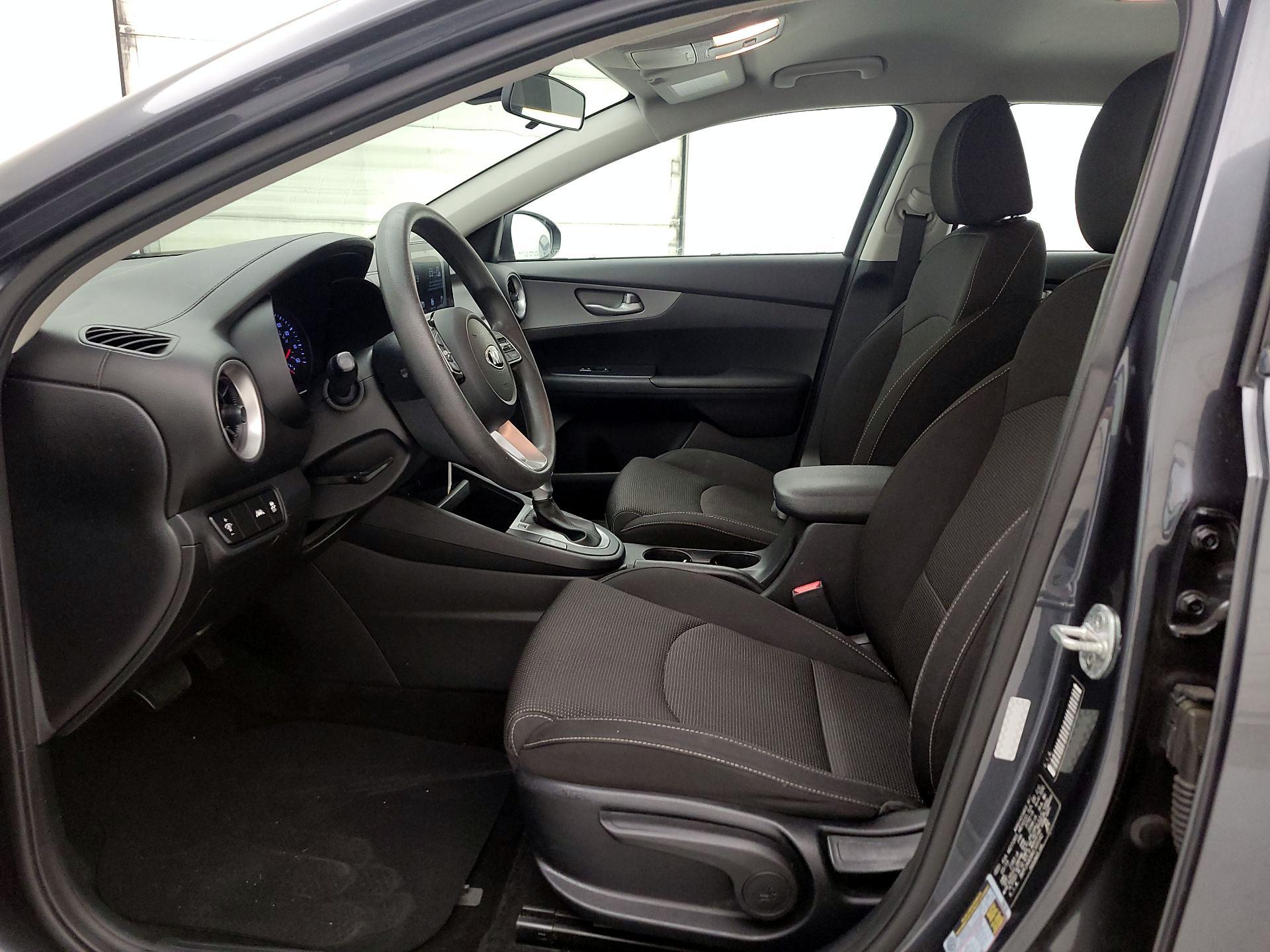 Thumbnail: 2019 Kia Forte - 11