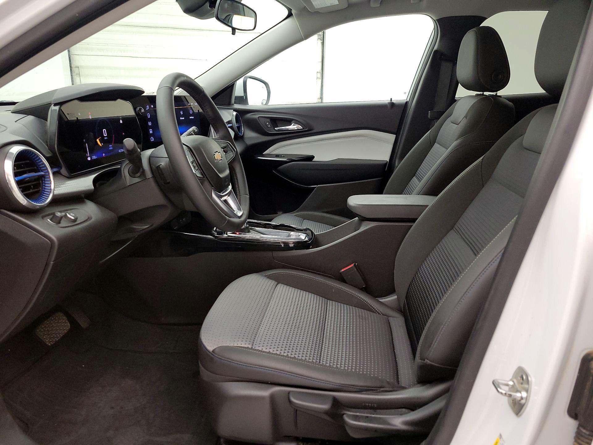 Thumbnail: 2025 Chevrolet Trax - 11