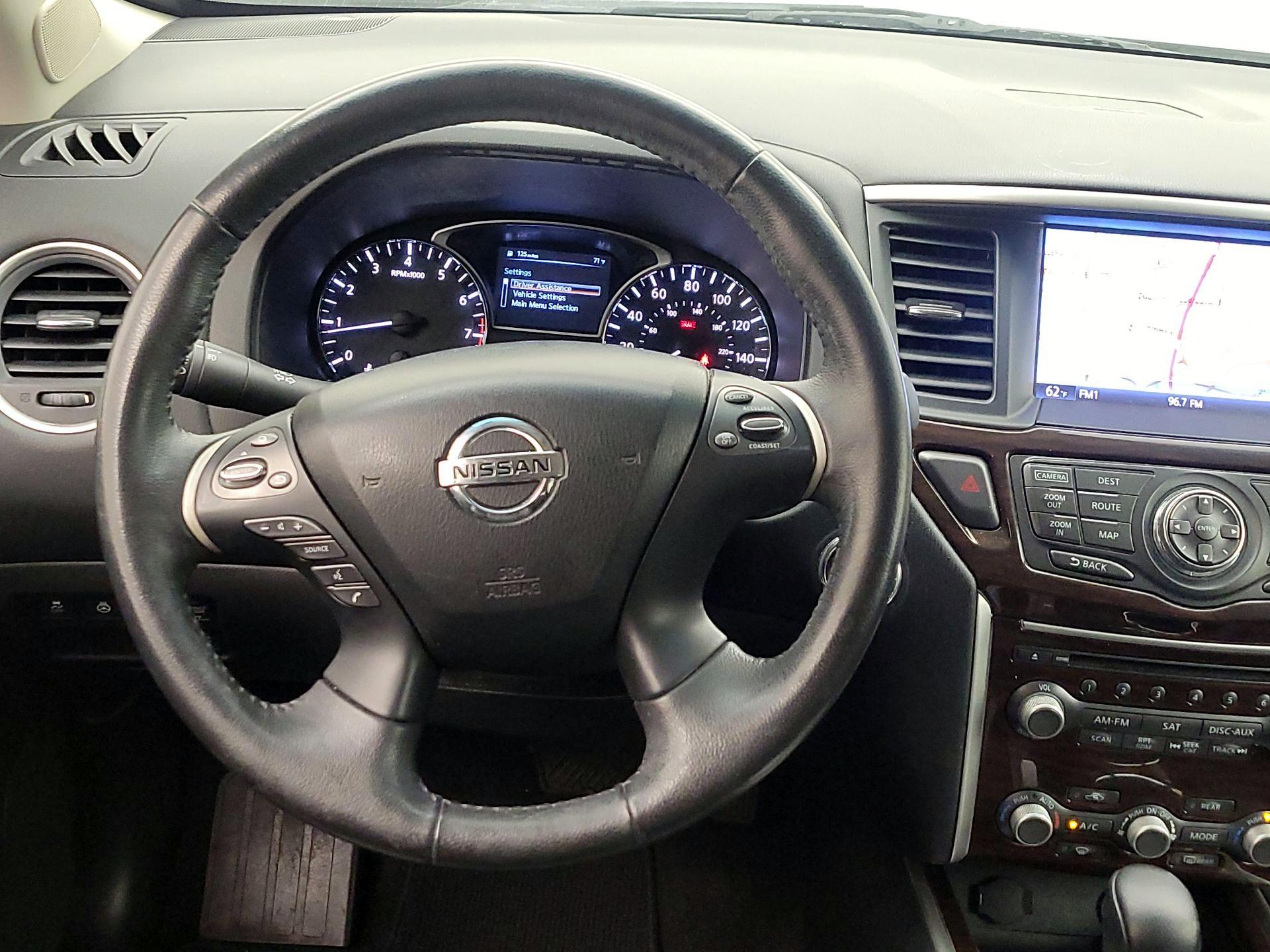 Thumbnail: 2014 Nissan Pathfinder - 10