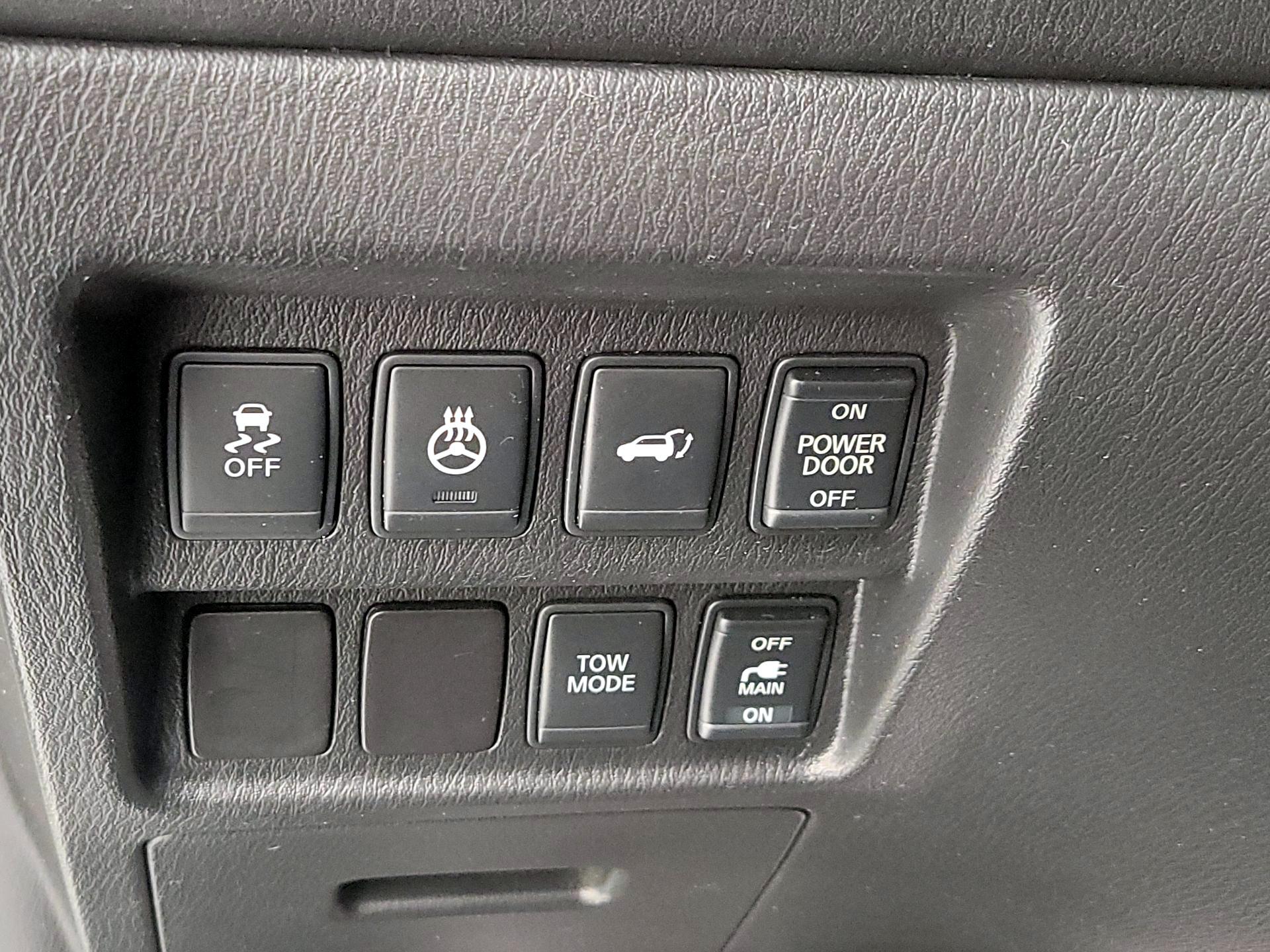 Thumbnail: 2014 Nissan Pathfinder - 13