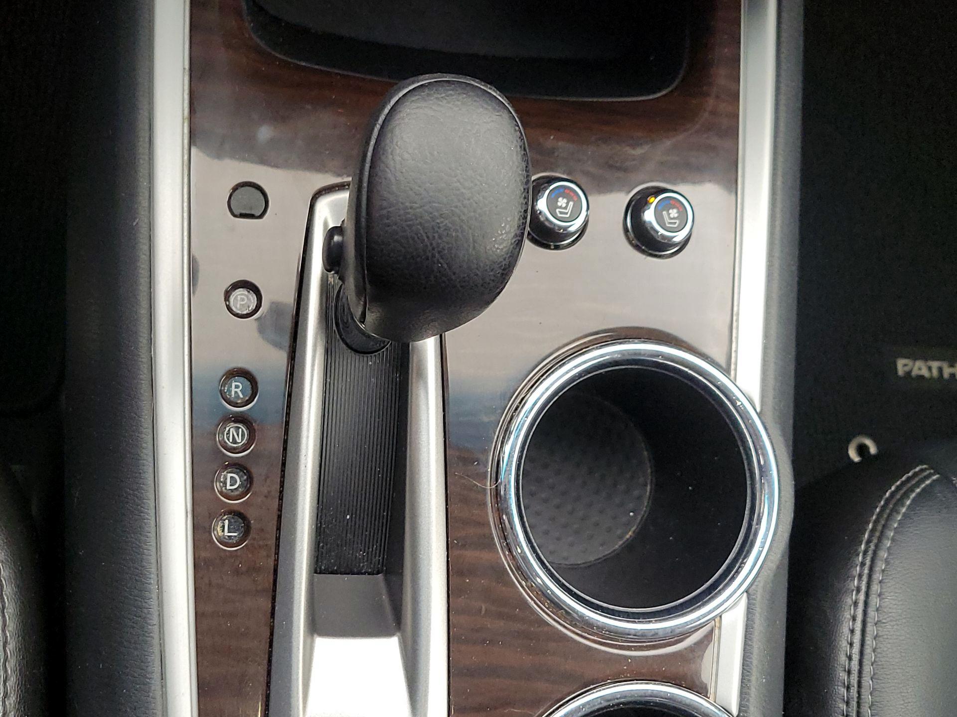 Thumbnail: 2014 Nissan Pathfinder - 17