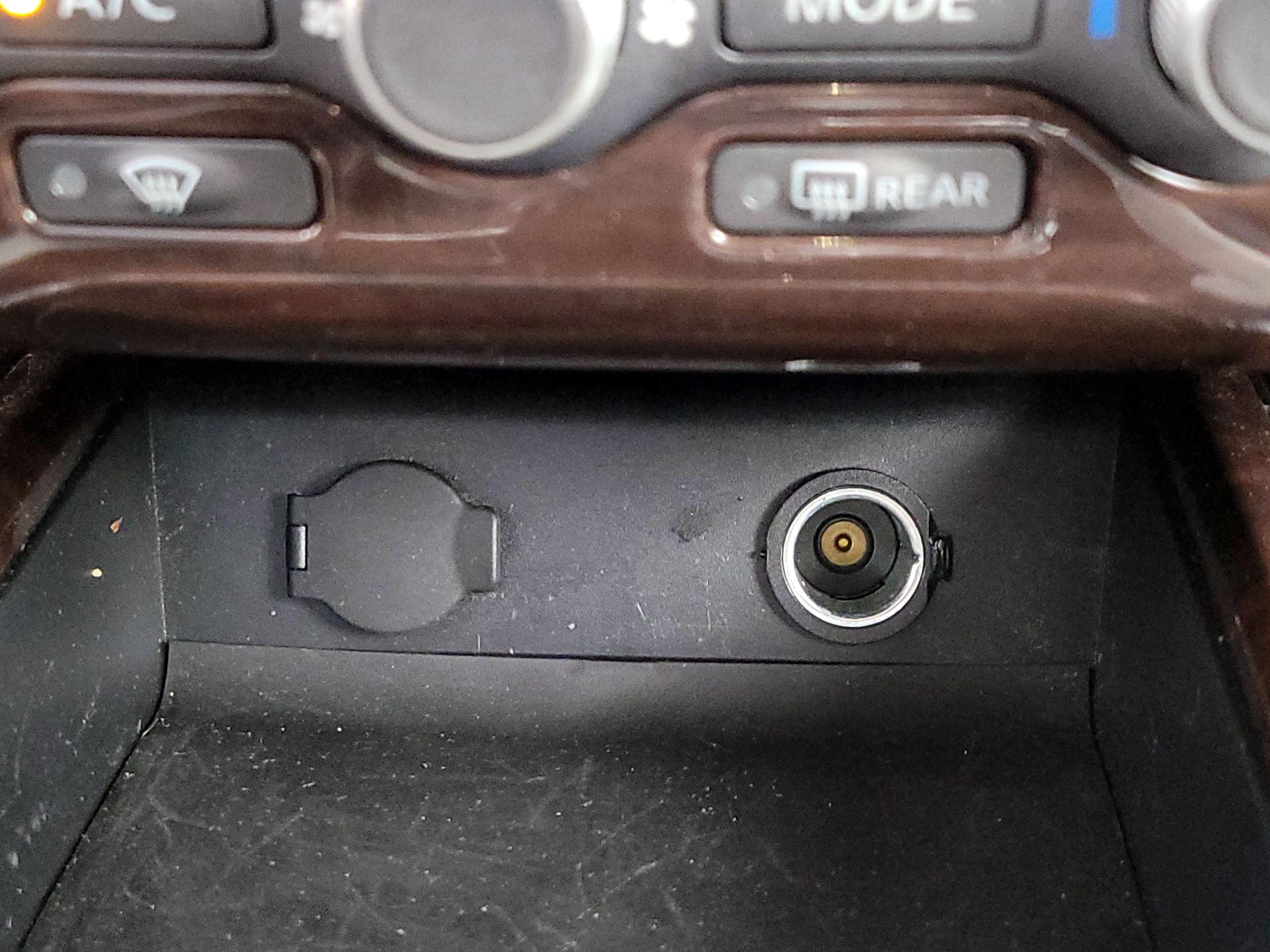 Thumbnail: 2014 Nissan Pathfinder - 18