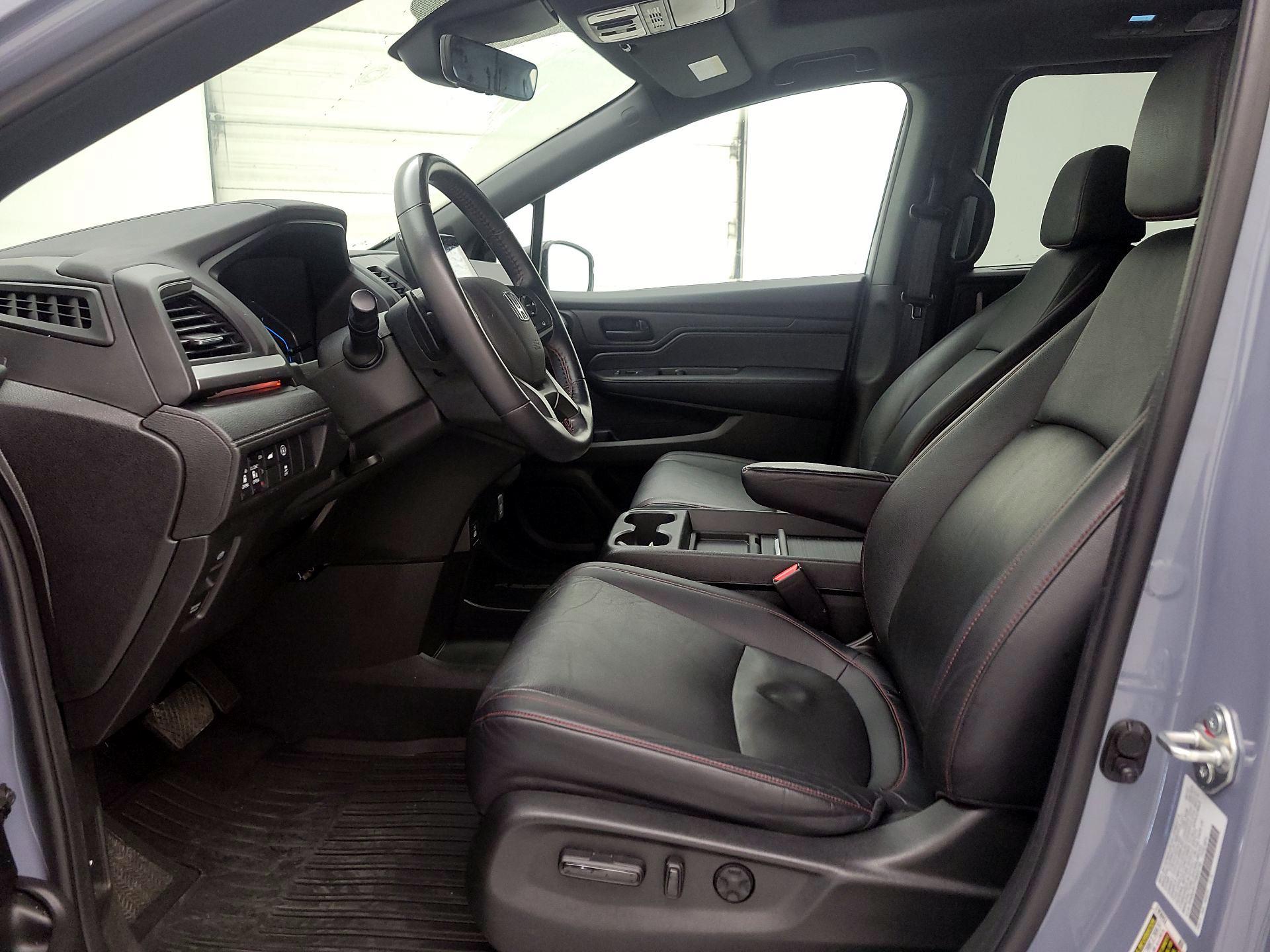 Thumbnail: 2023 Honda Odyssey - 11