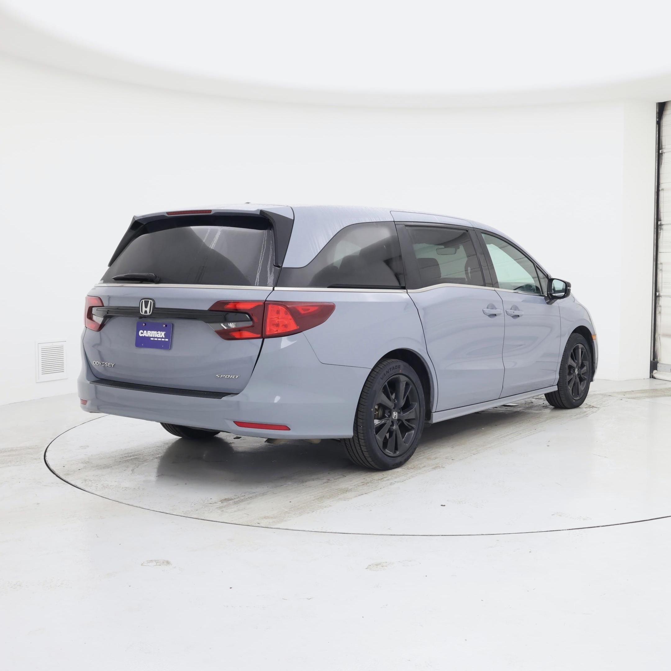 Thumbnail: 2023 Honda Odyssey - 8