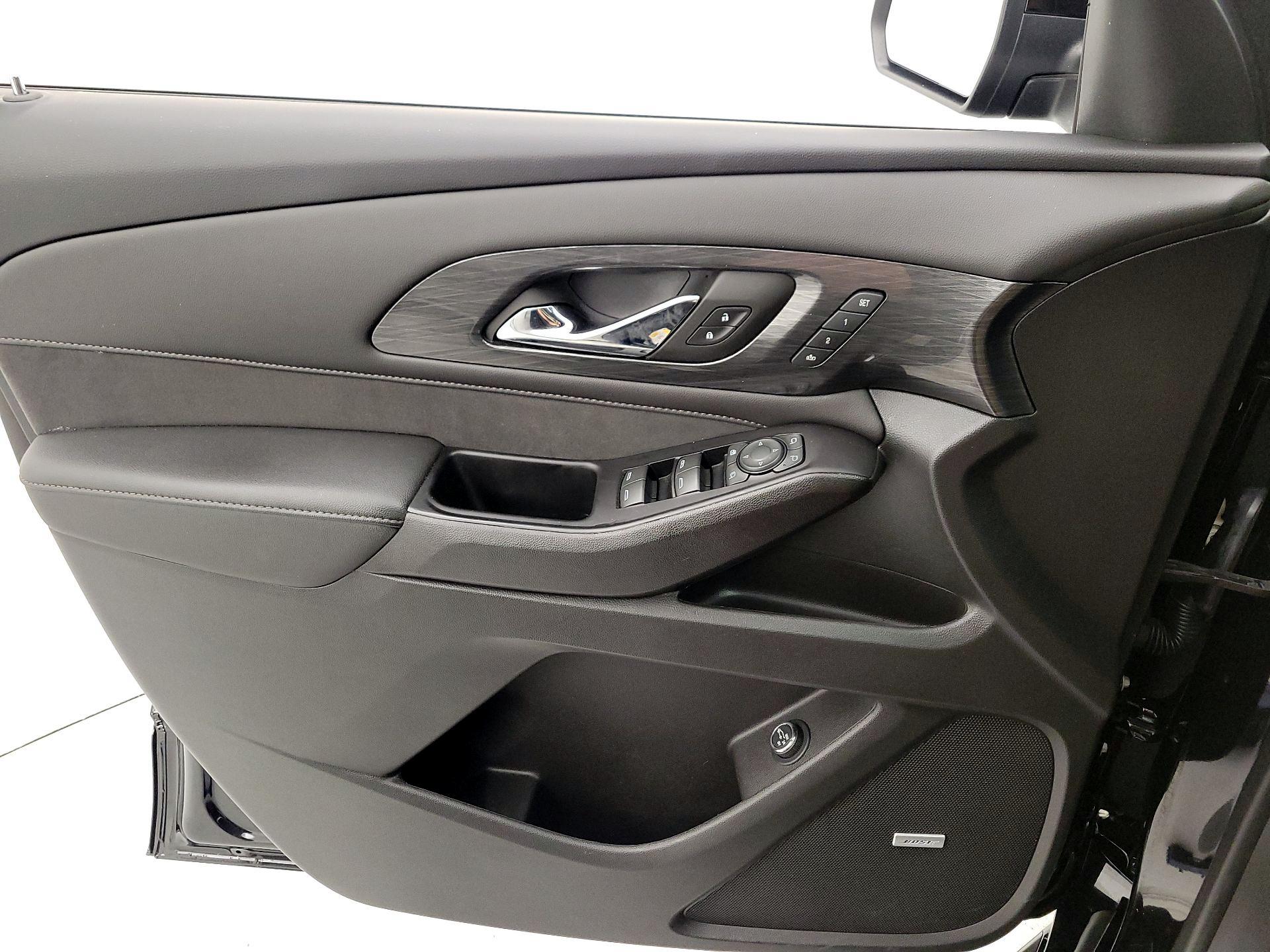 Thumbnail: 2023 Chevrolet Traverse - 12