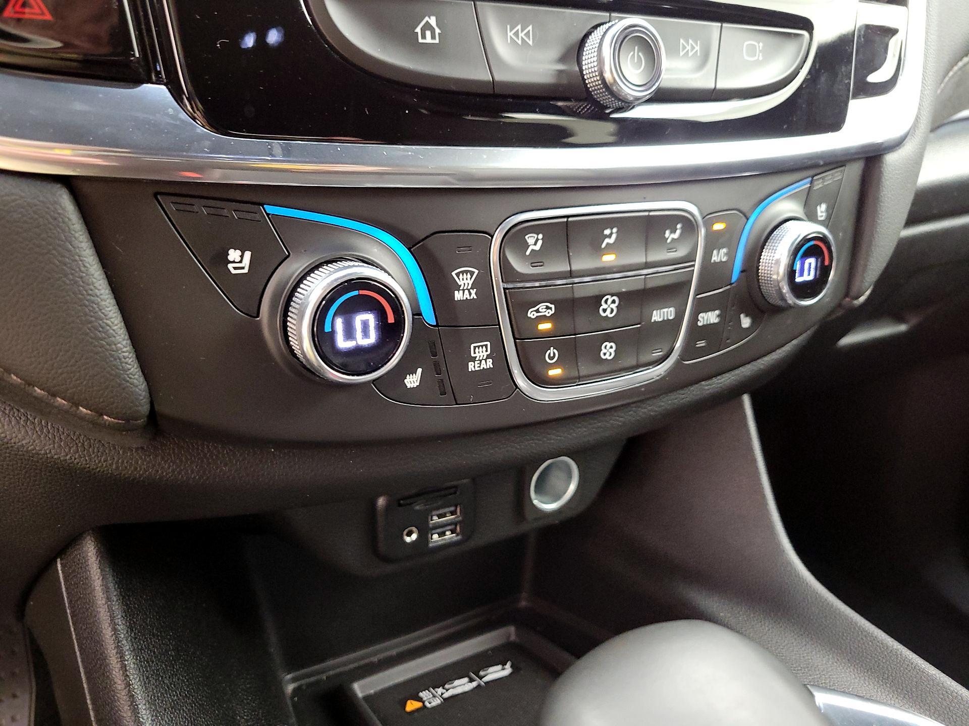 Thumbnail: 2023 Chevrolet Traverse - 16