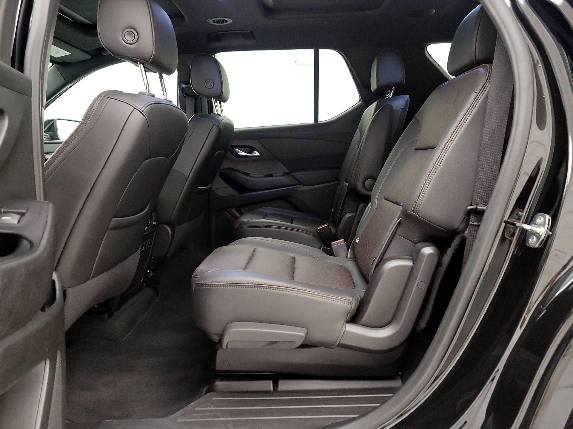 Thumbnail: 2023 Chevrolet Traverse - 19