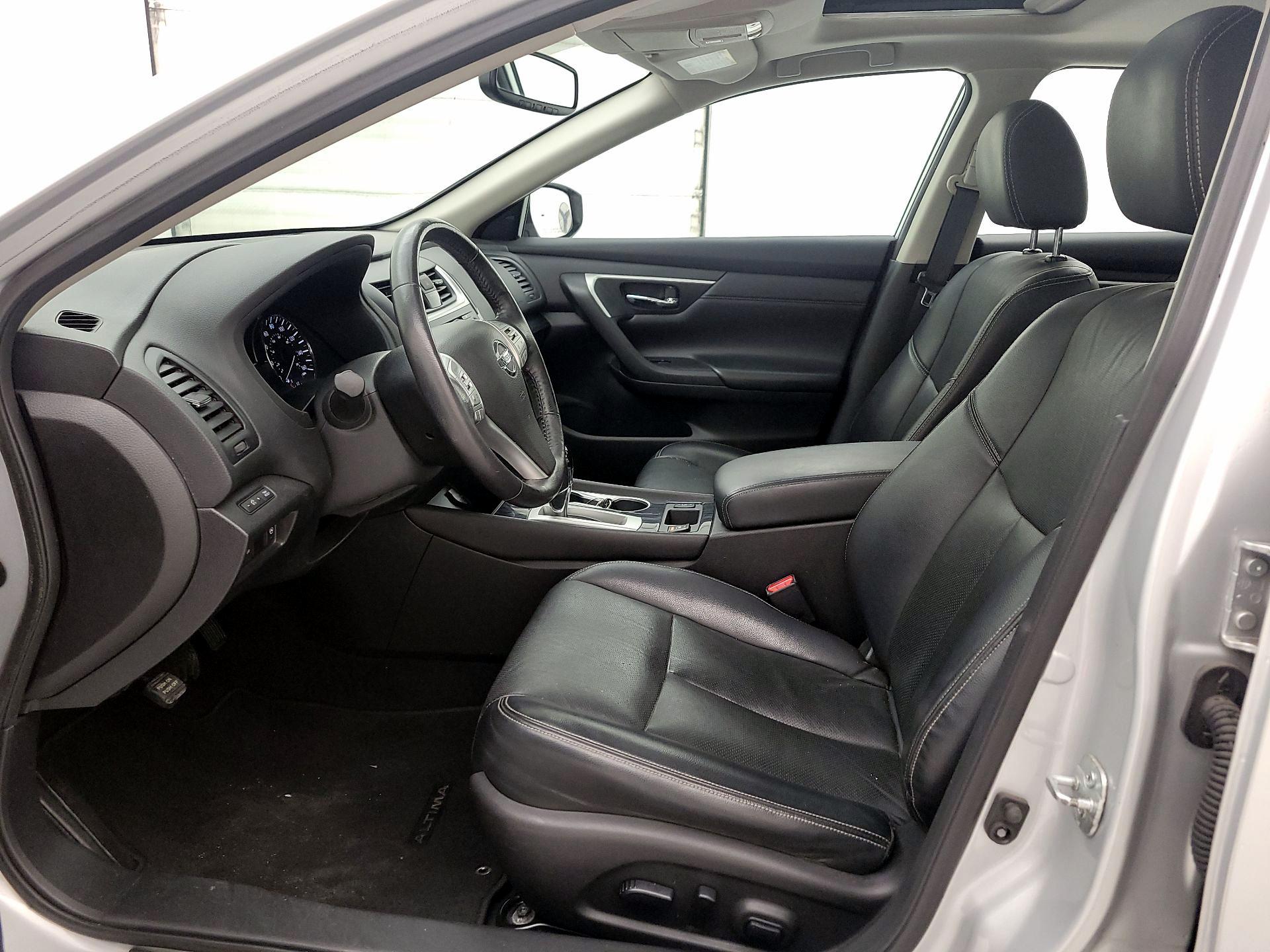 Thumbnail: 2016 Nissan Altima - 11