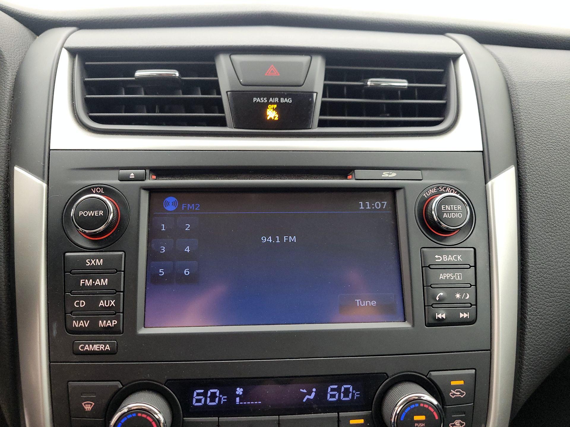 Thumbnail: 2016 Nissan Altima - 15