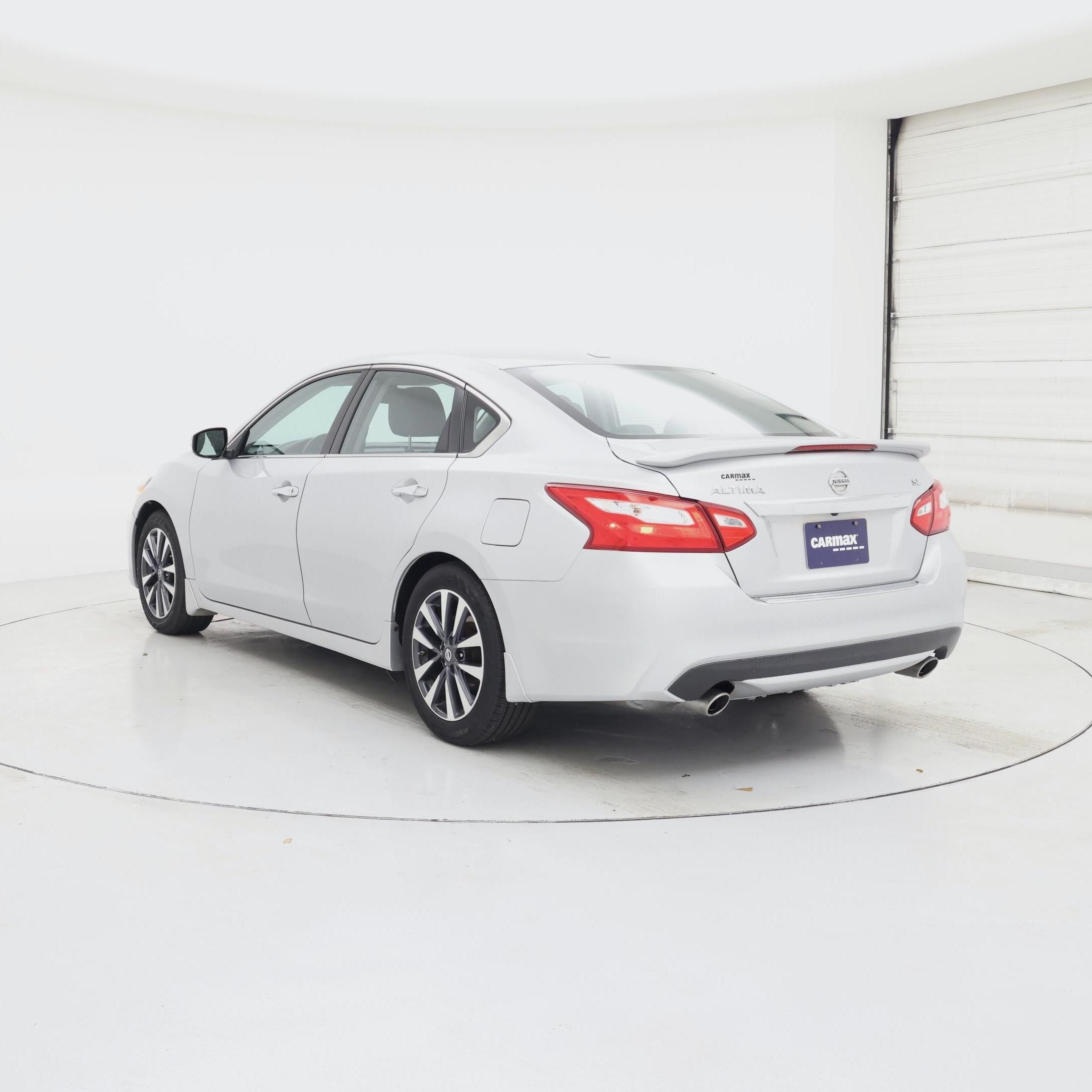Thumbnail: 2016 Nissan Altima - 2