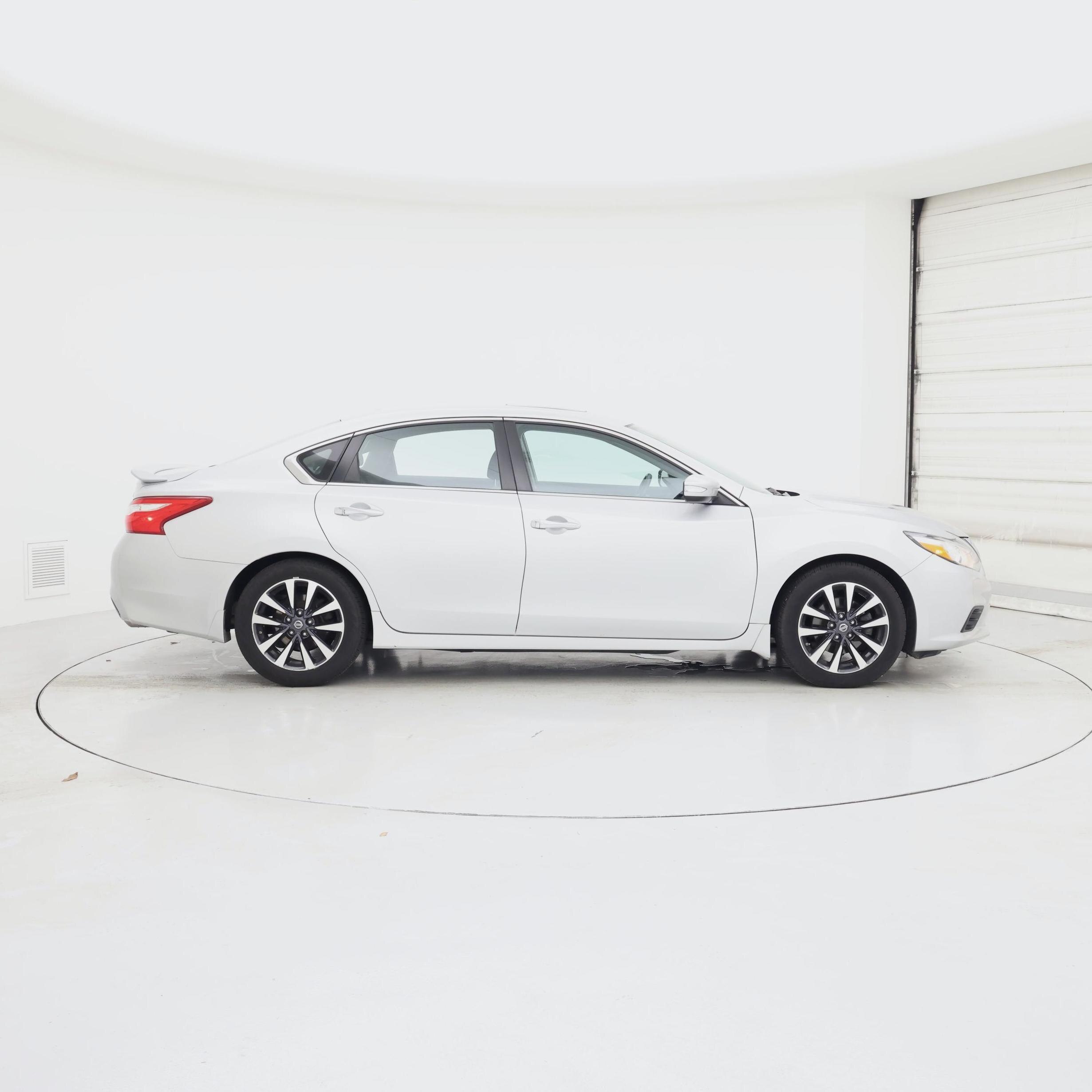 Thumbnail: 2016 Nissan Altima - 7