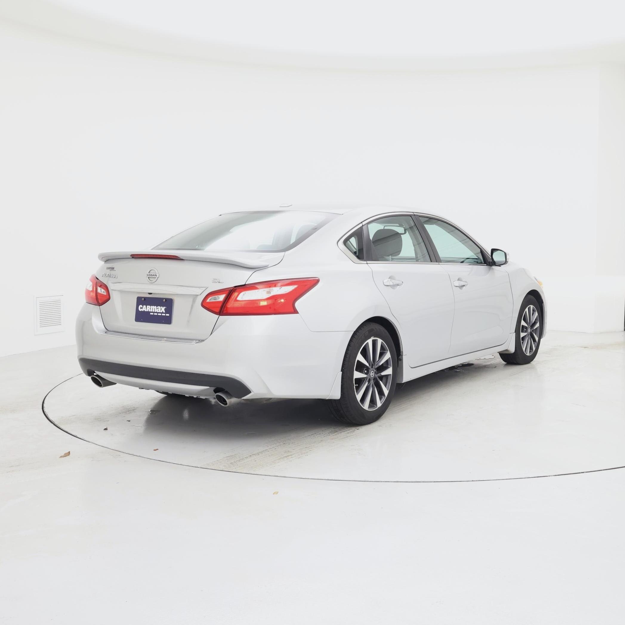 Thumbnail: 2016 Nissan Altima - 8