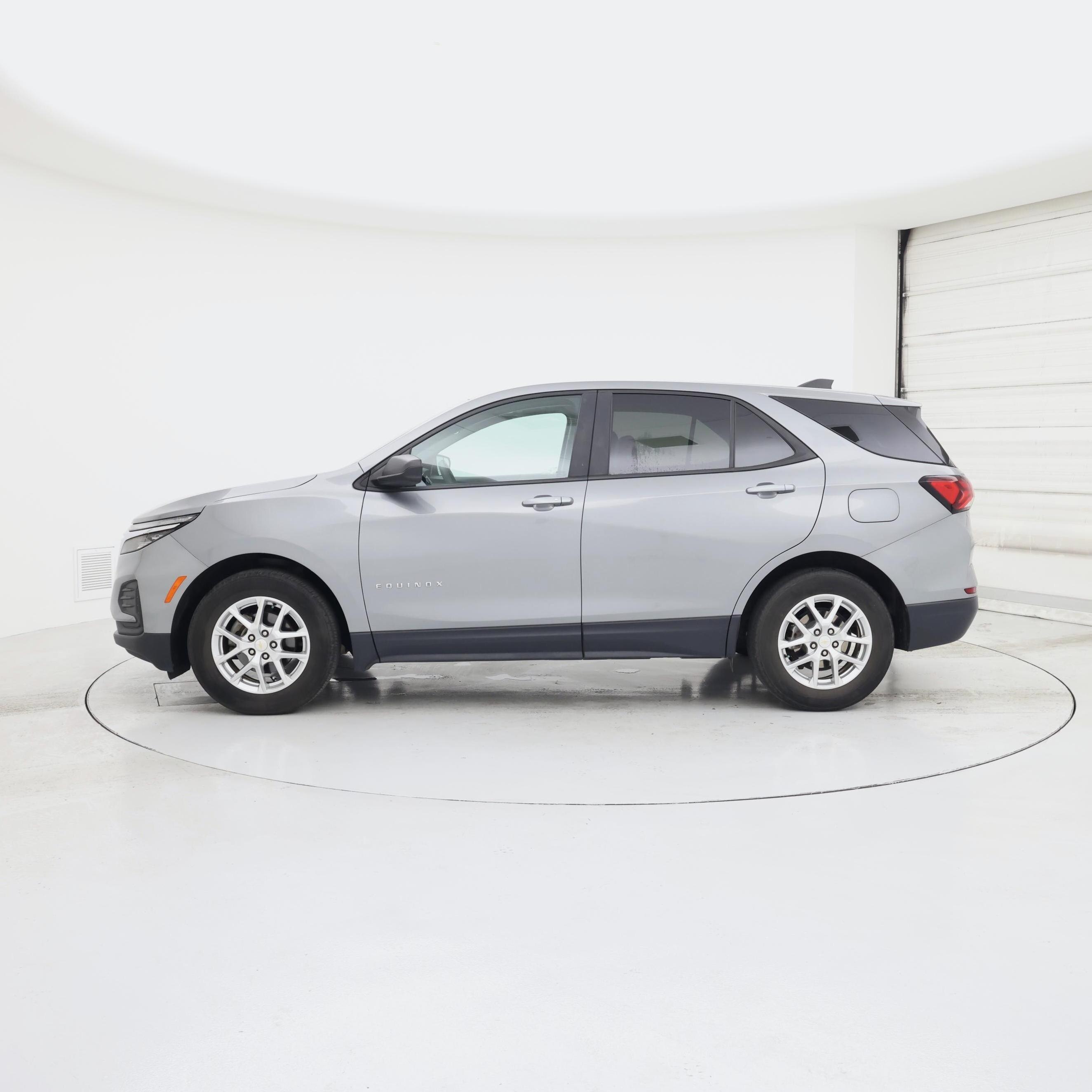 Thumbnail: 2023 Chevrolet Equinox - 3