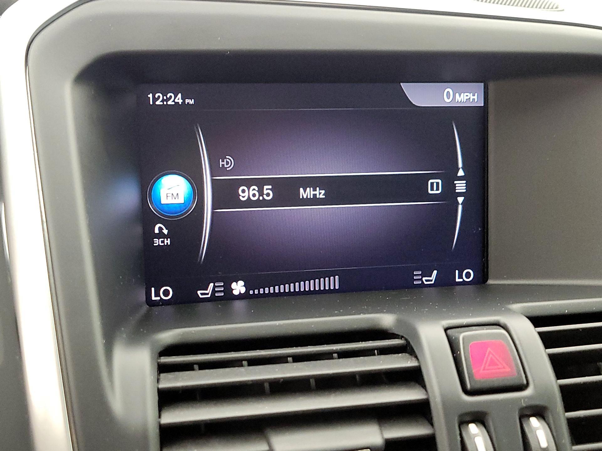 Thumbnail: 2017 Volvo XC60 - 15