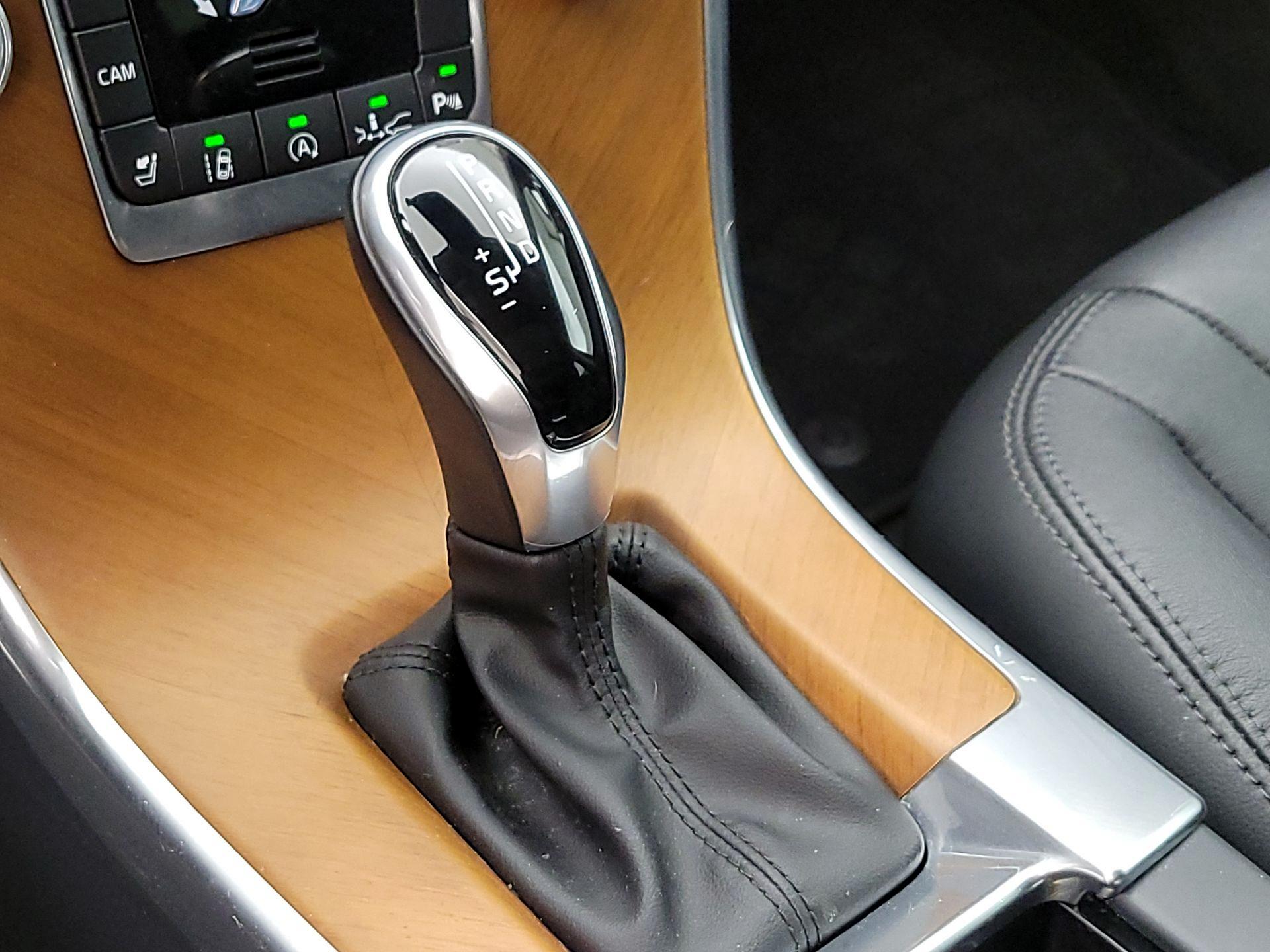 Thumbnail: 2017 Volvo XC60 - 17