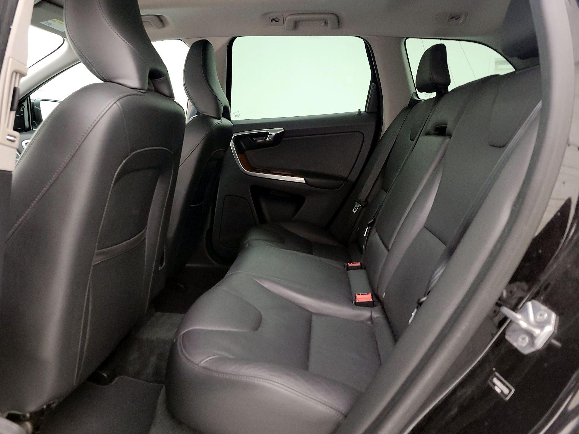 Thumbnail: 2017 Volvo XC60 - 19