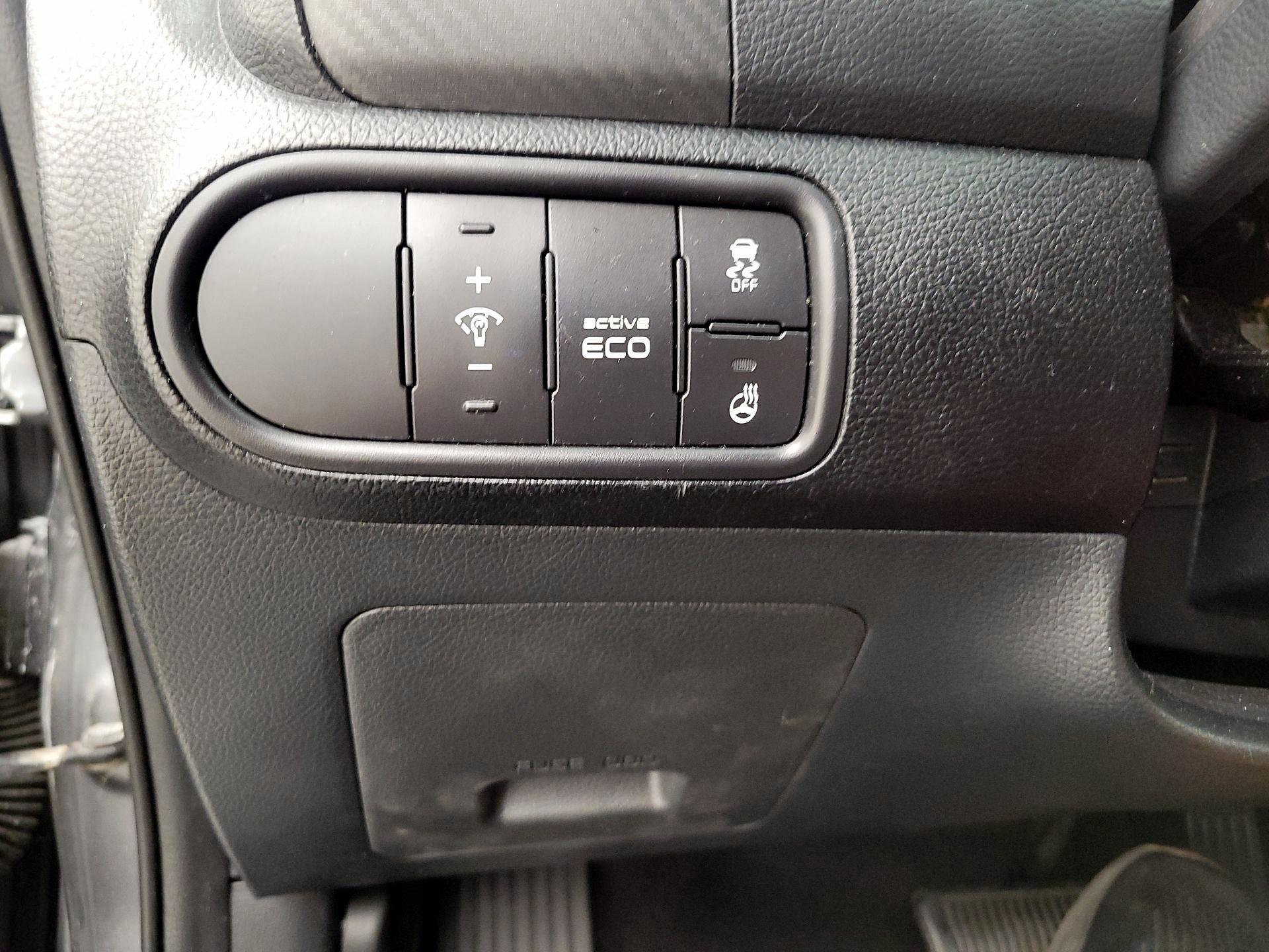Thumbnail: 2016 Kia Forte - 13
