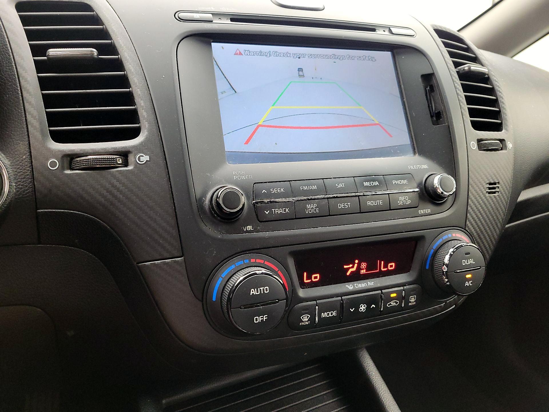 Thumbnail: 2016 Kia Forte - 15