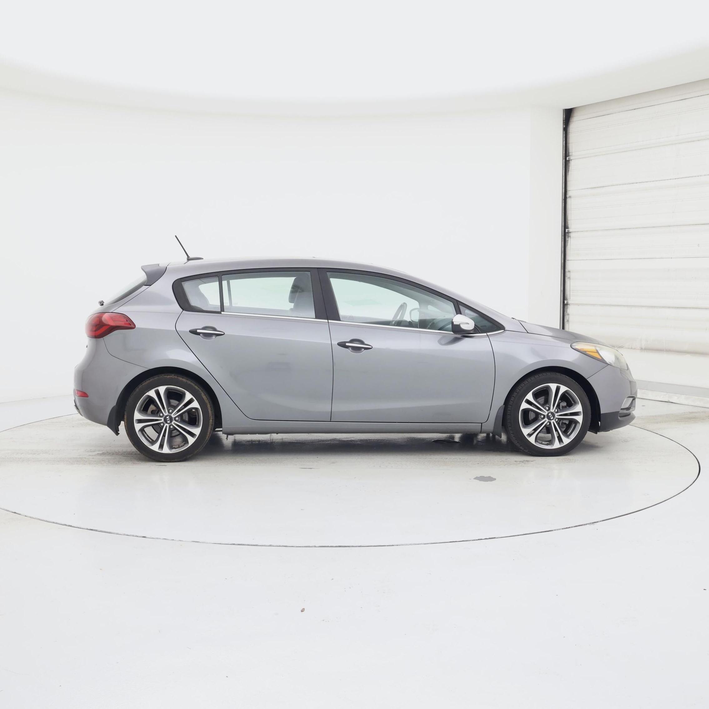 Thumbnail: 2016 Kia Forte - 7