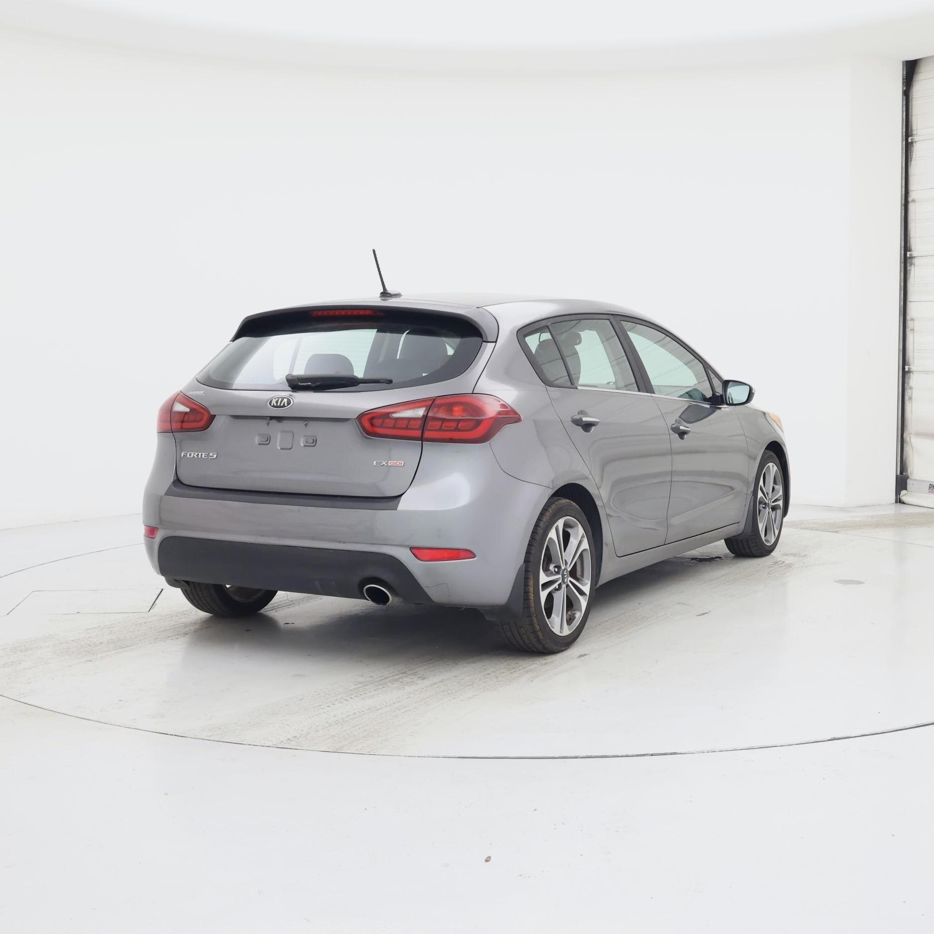 Thumbnail: 2016 Kia Forte - 8