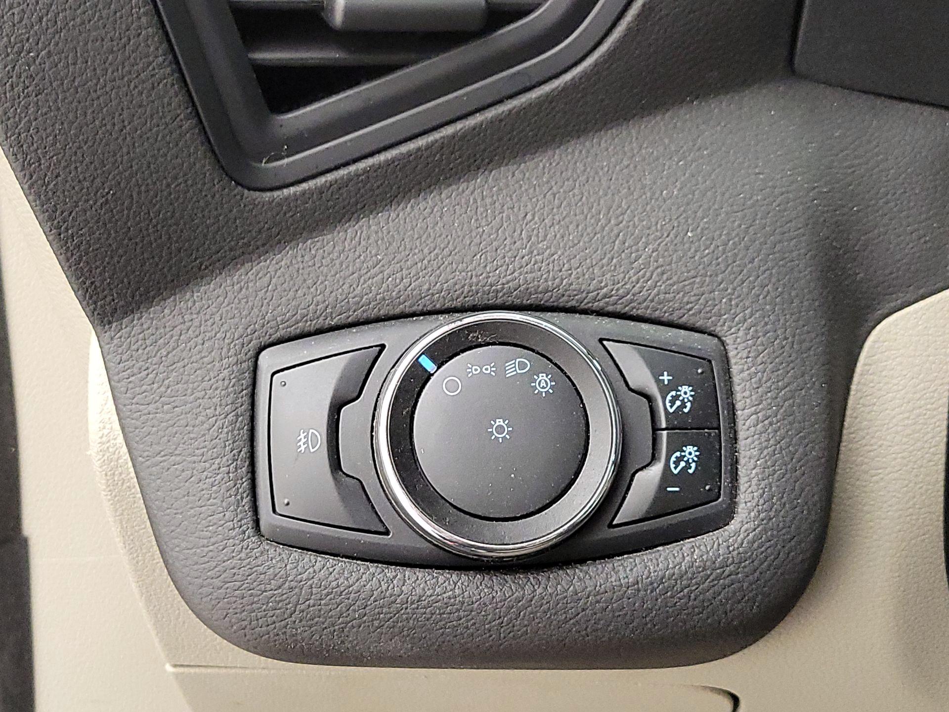 Thumbnail: 2014 Ford C-Max - 13